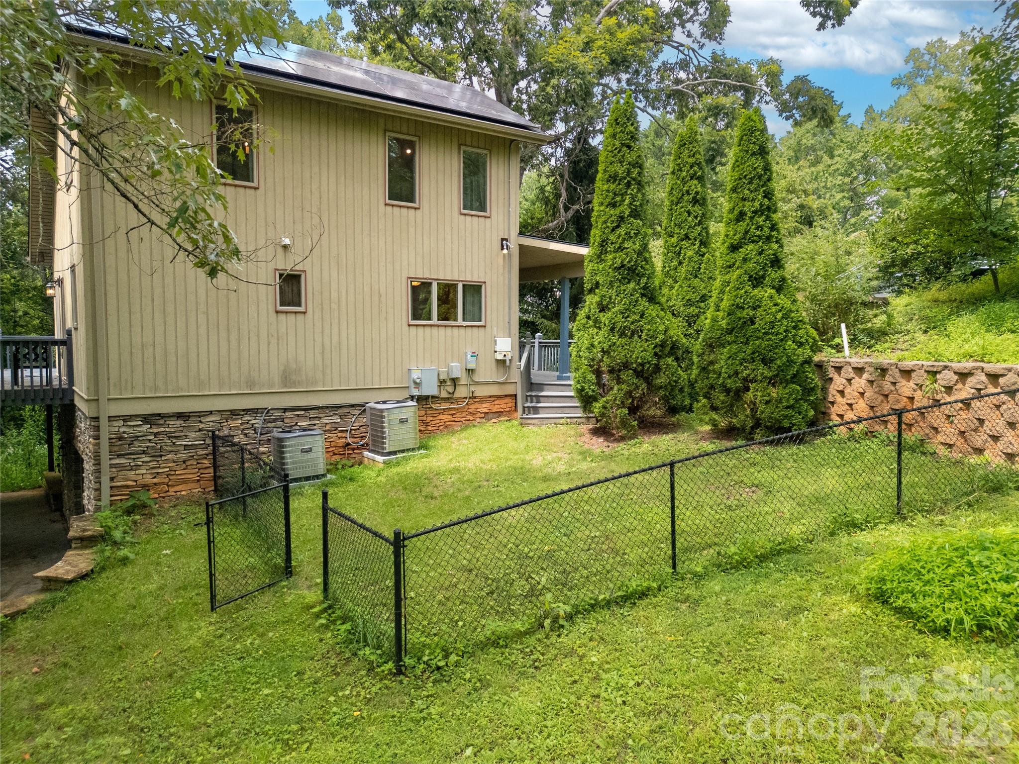 72 Memory Lane Property Photo 10