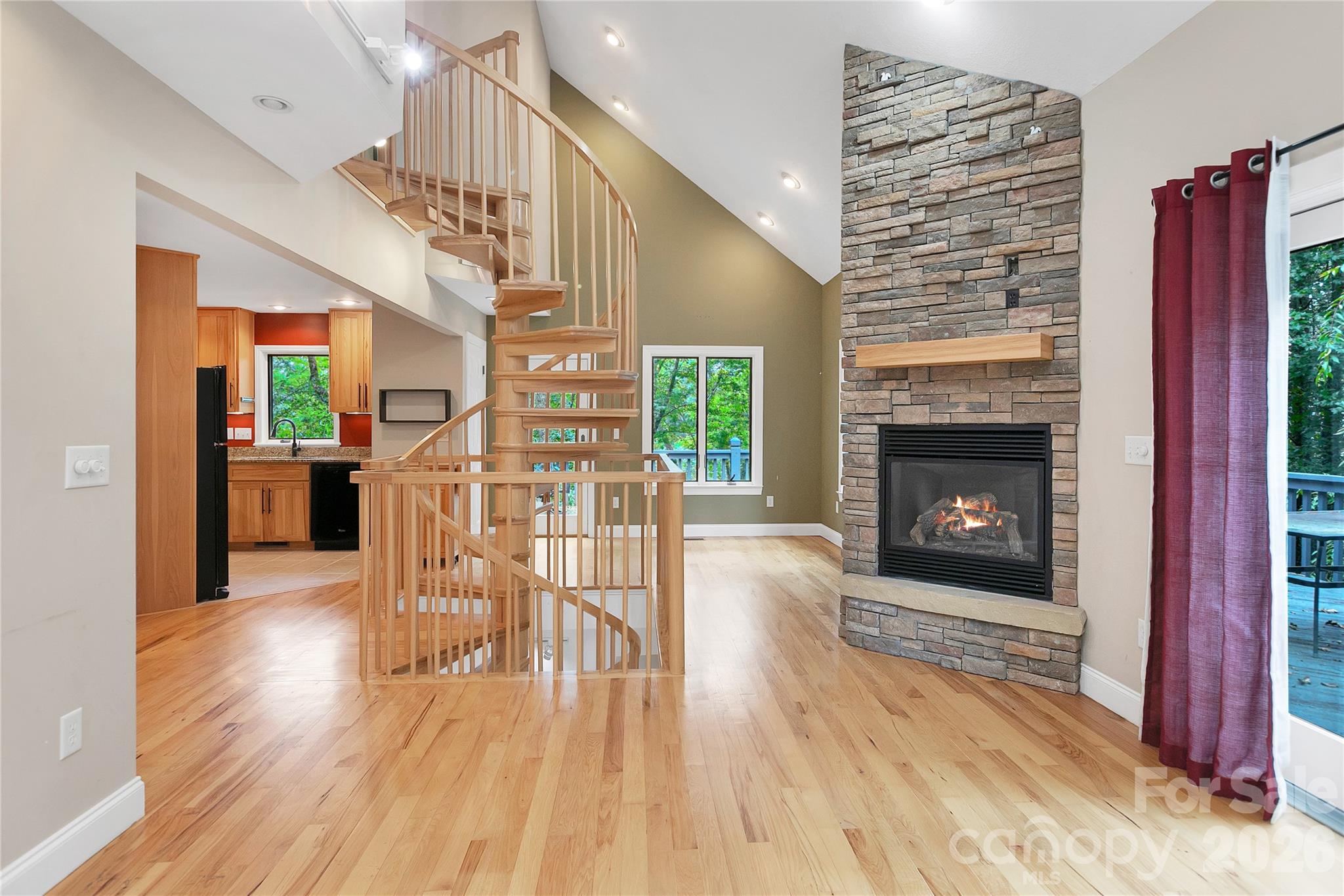 72 Memory Lane Property Photo 12