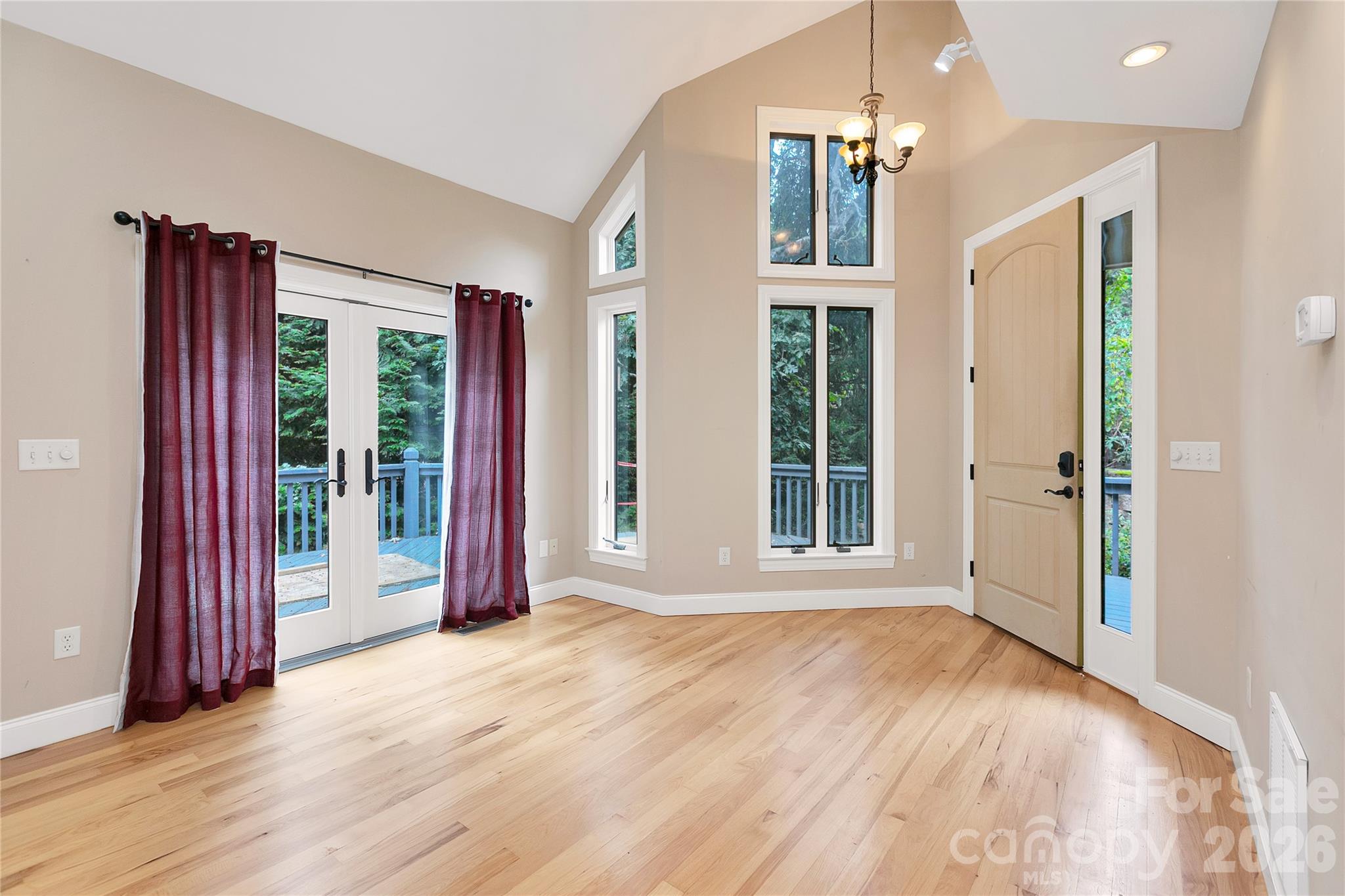 72 Memory Lane Property Photo 14