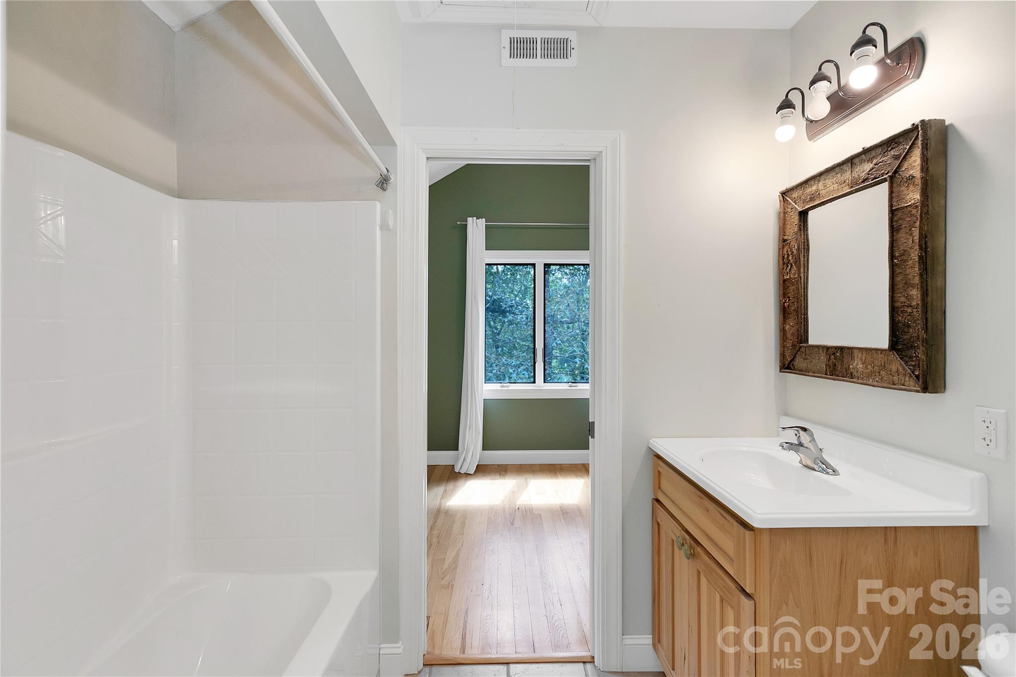 72 Memory Lane Property Photo 32