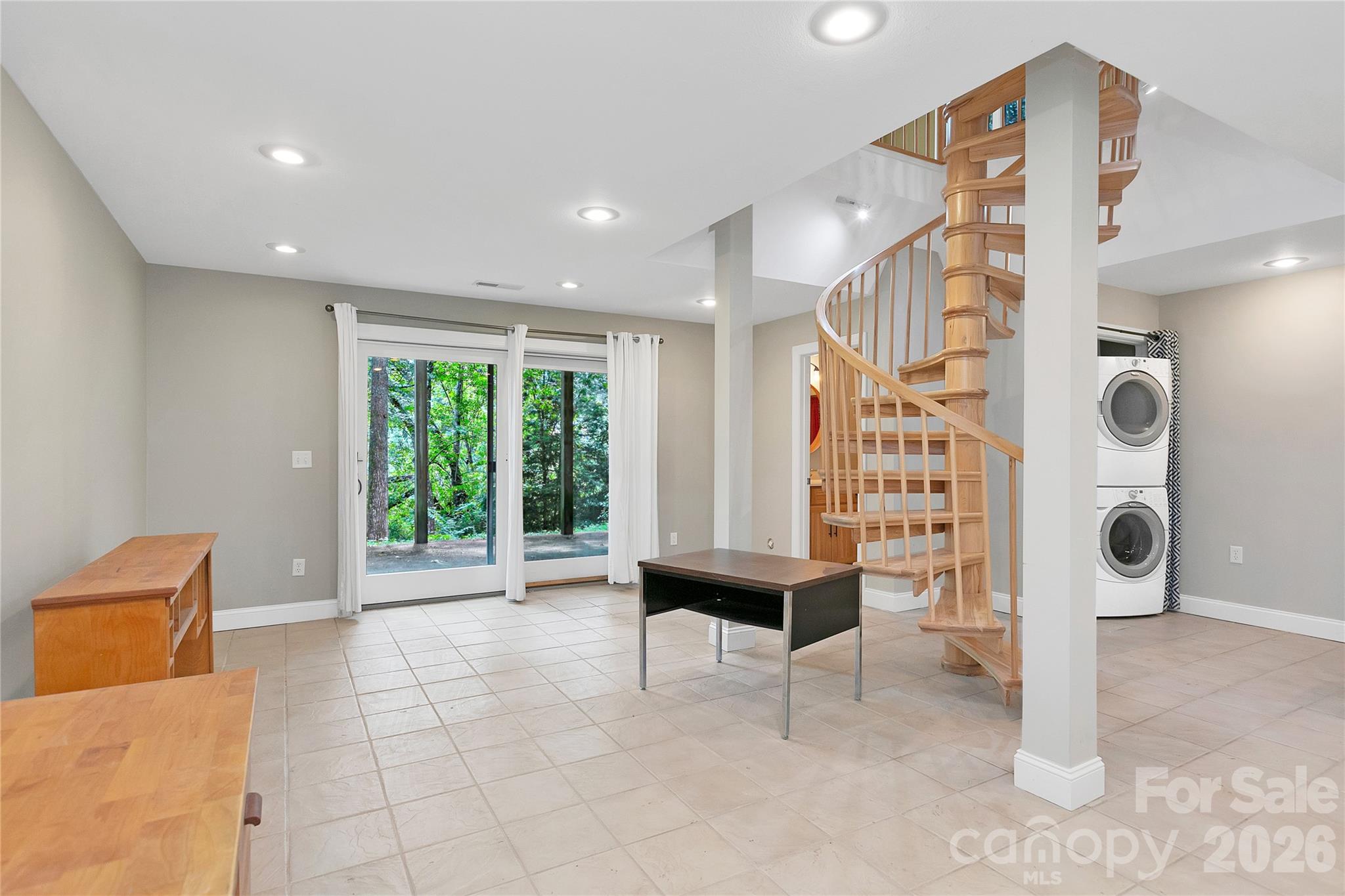 72 Memory Lane Property Photo 40