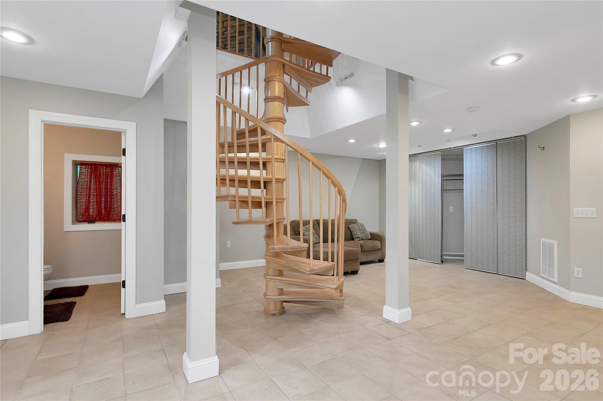 72 Memory Lane Property Photo 42