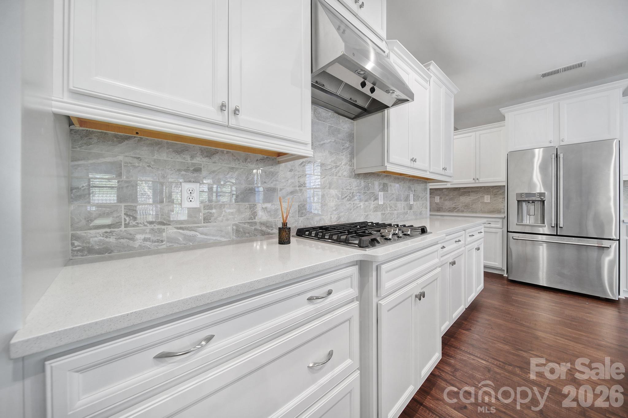 3509 Aqua Point Drive Property Photo 13