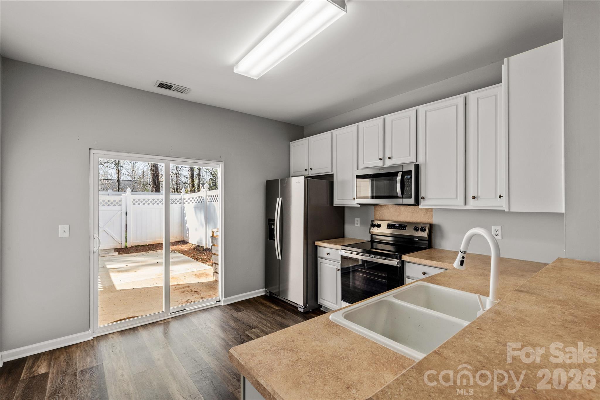 1272 Liberty Bell Court Property Photo 7