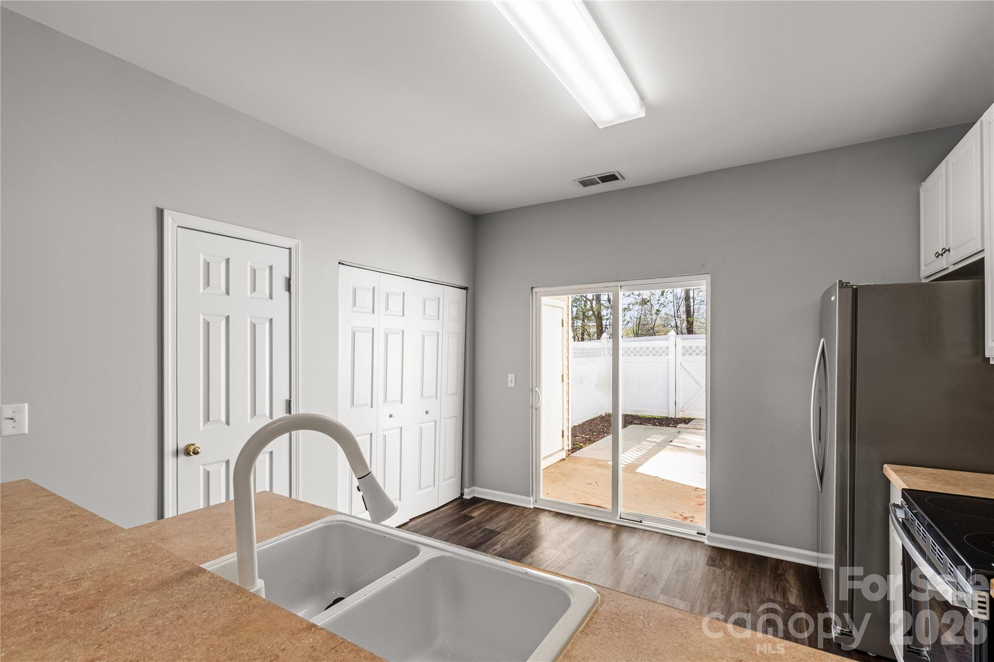1272 Liberty Bell Court Property Photo 10