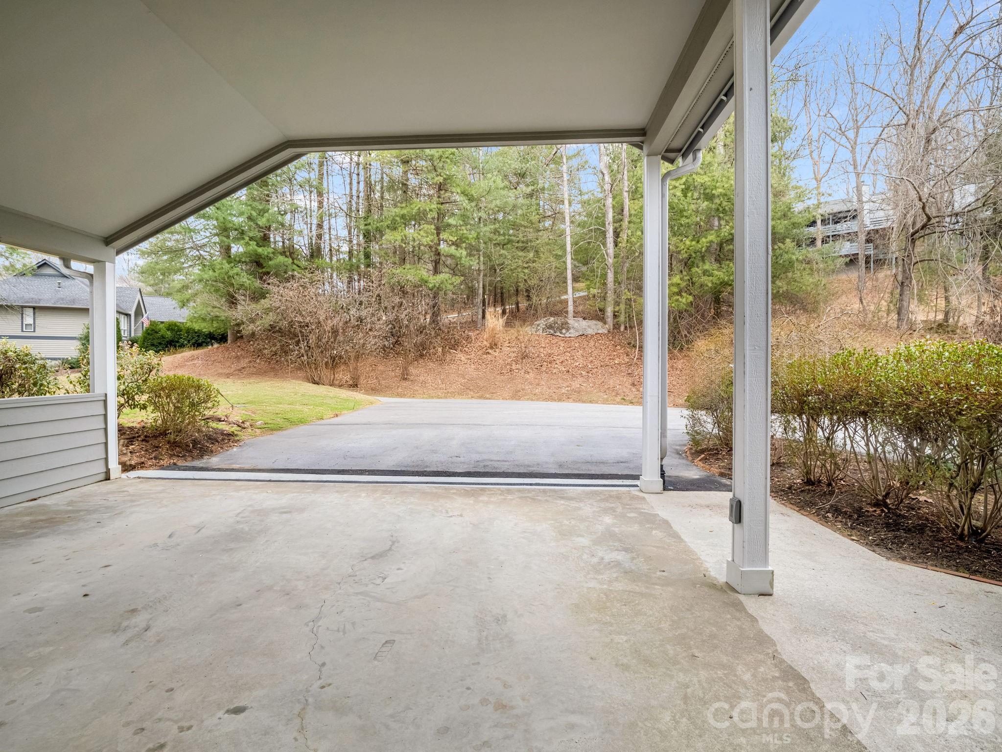 303 Golfside Drive Property Photo 2