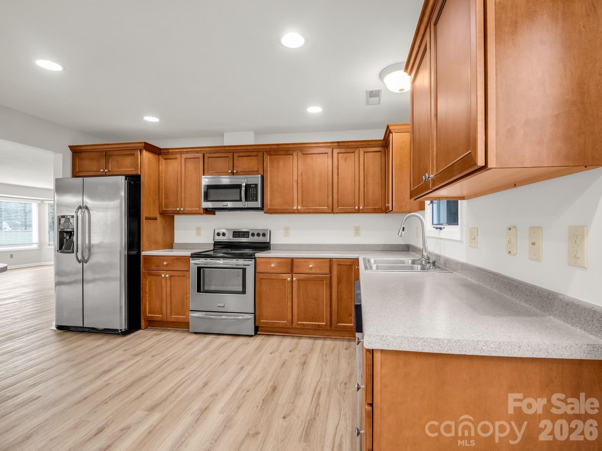 303 Golfside Drive Property Photo 16