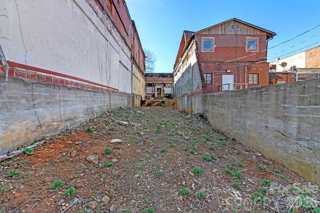 46 W Main Street Property Photo 8