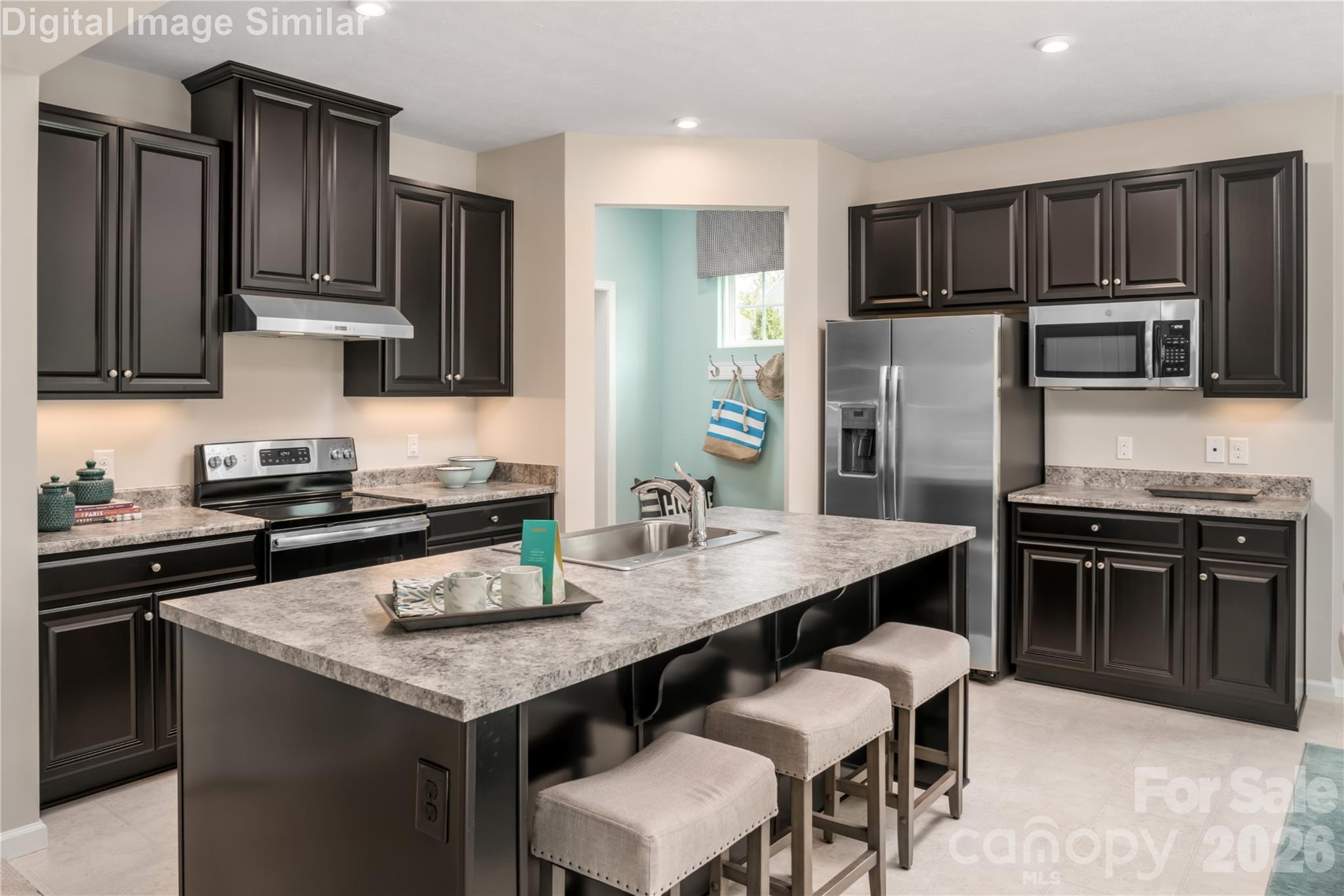2063 Fernway Drive Property Photo 3