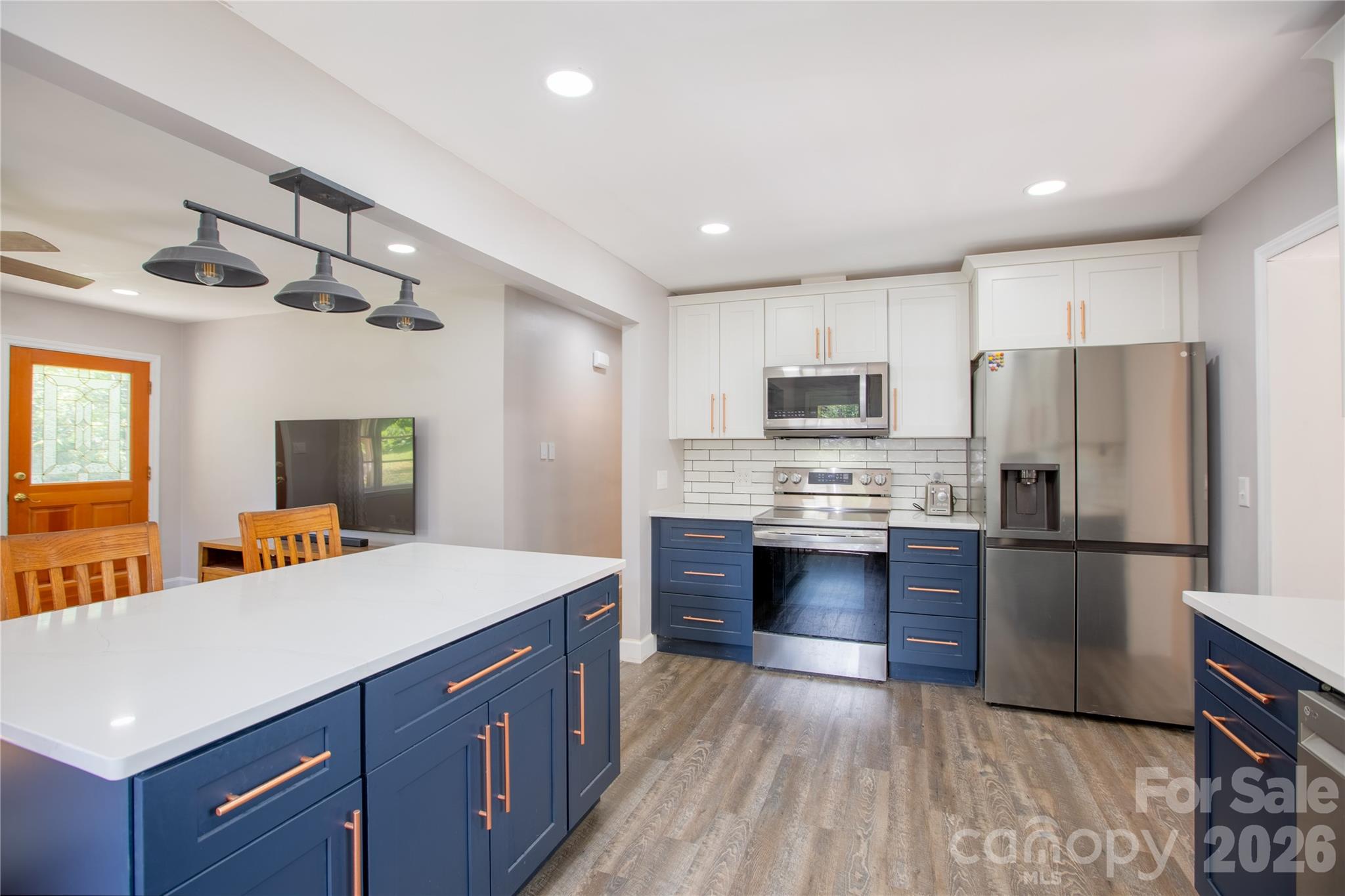581 Clyde Drive Property Photo 2
