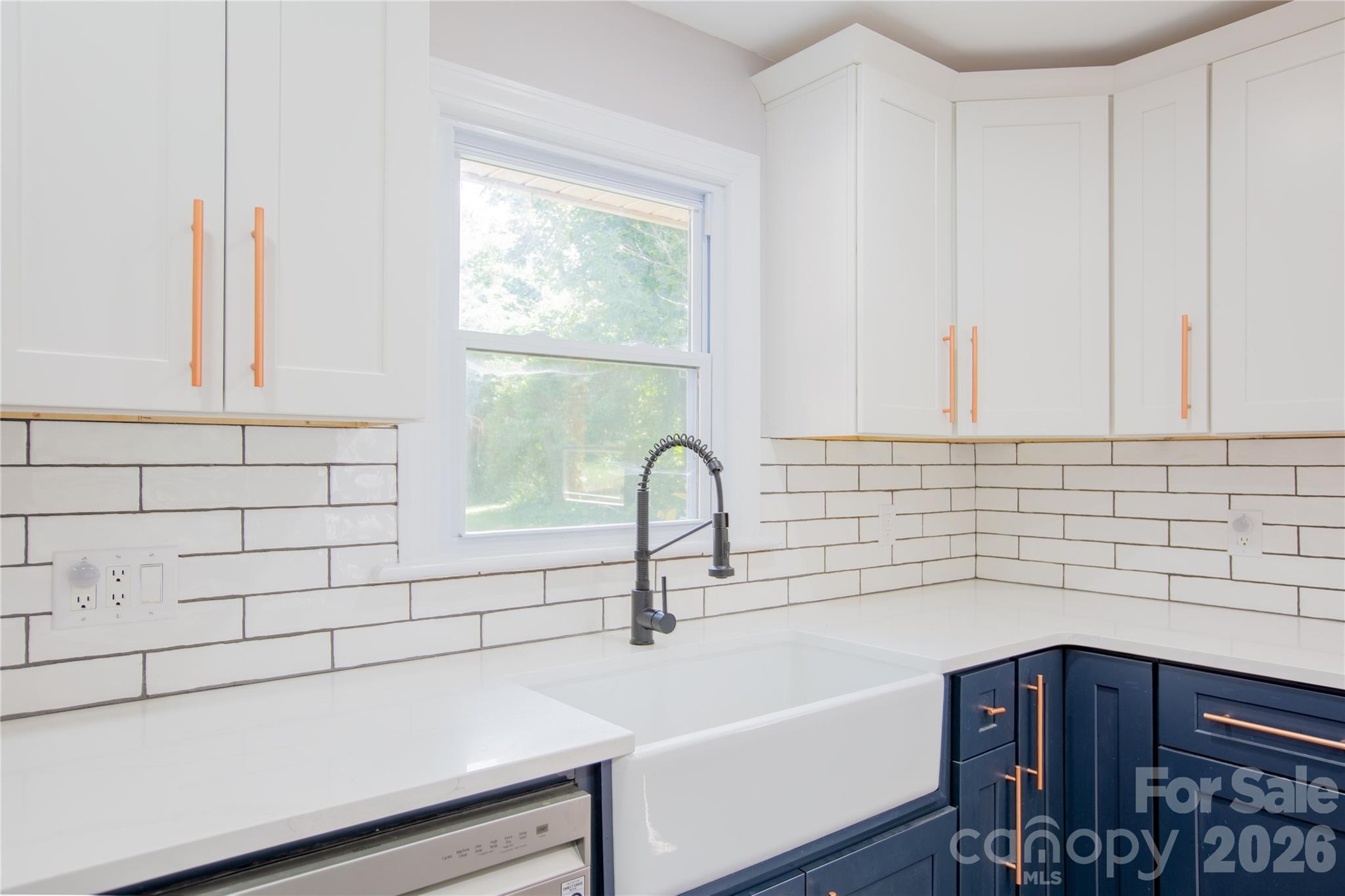 581 Clyde Drive Property Photo 4