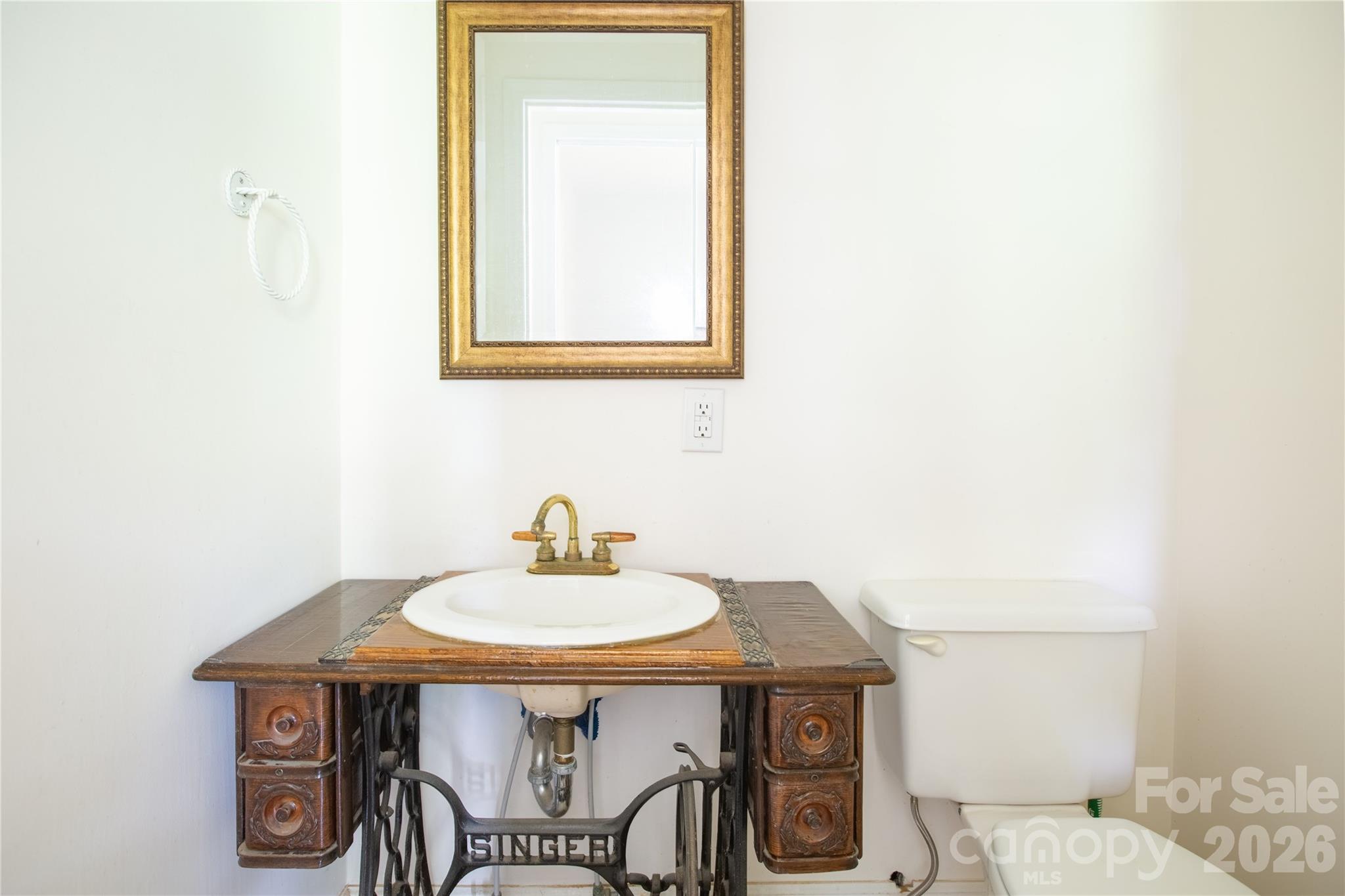 581 Clyde Drive Property Photo 21