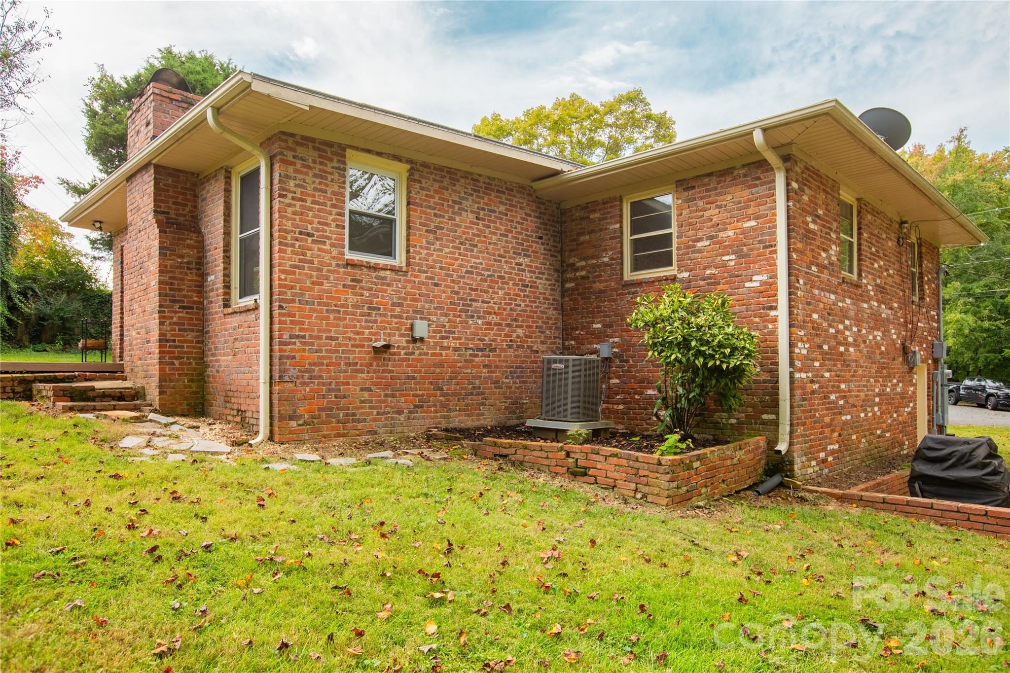 581 Clyde Drive Property Photo 25