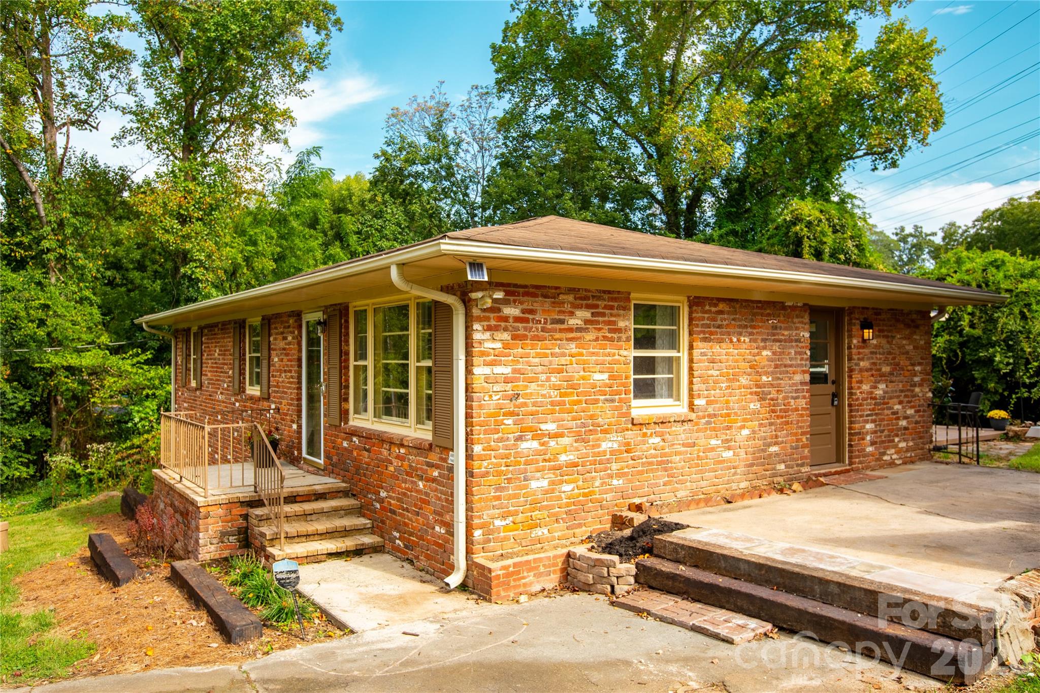 581 Clyde Drive Property Photo 28