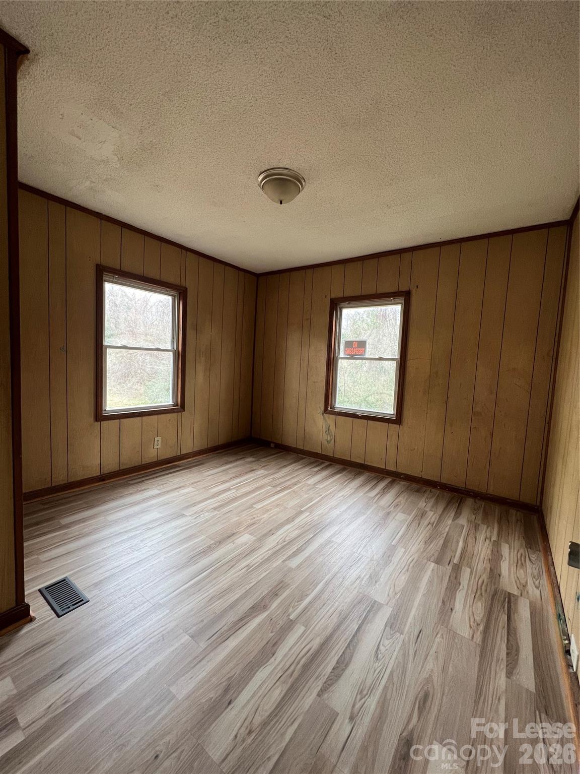 418 Orchard Street Property Photo 5