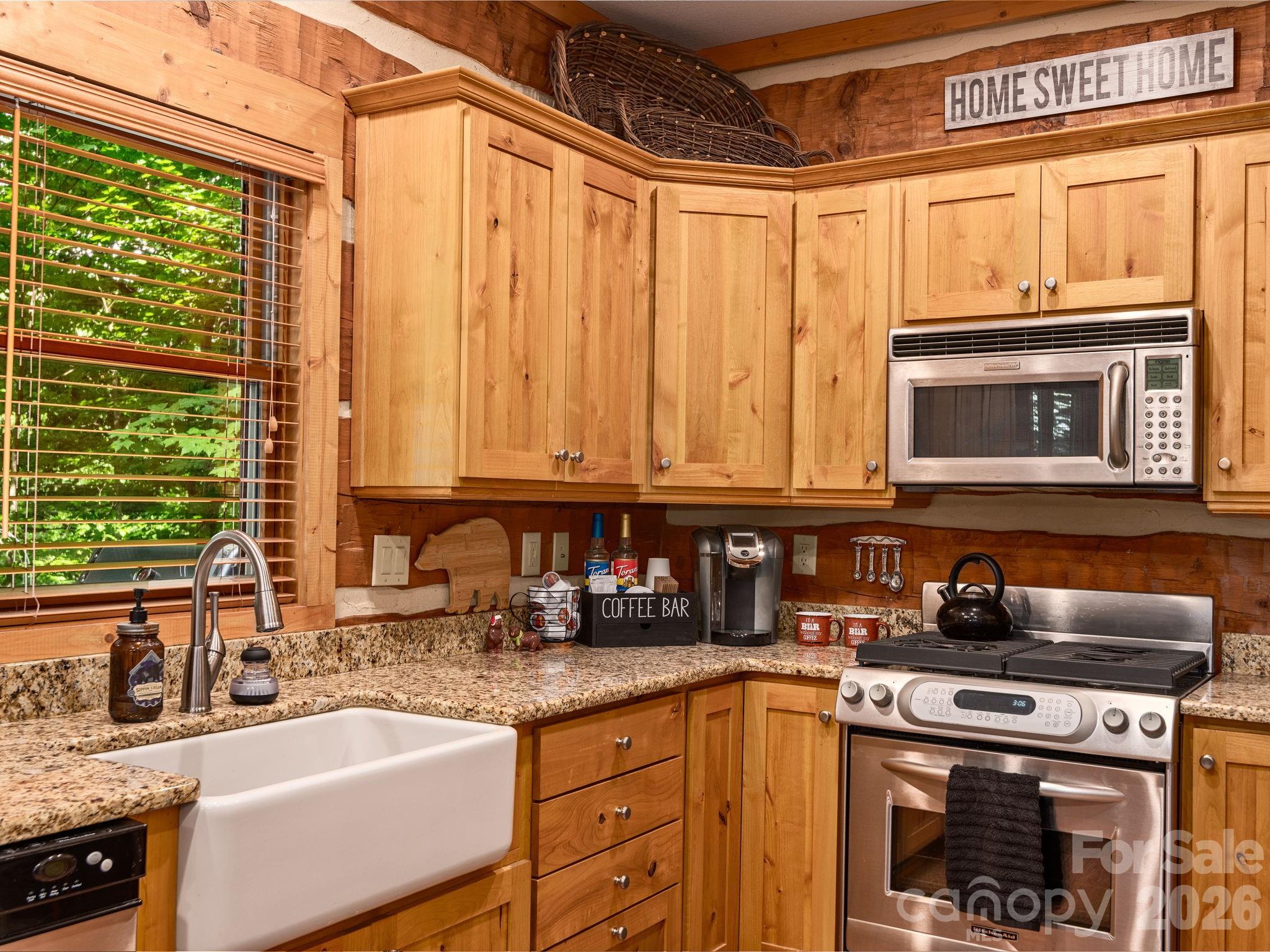37 Grinnin Sun Road Property Photo 4