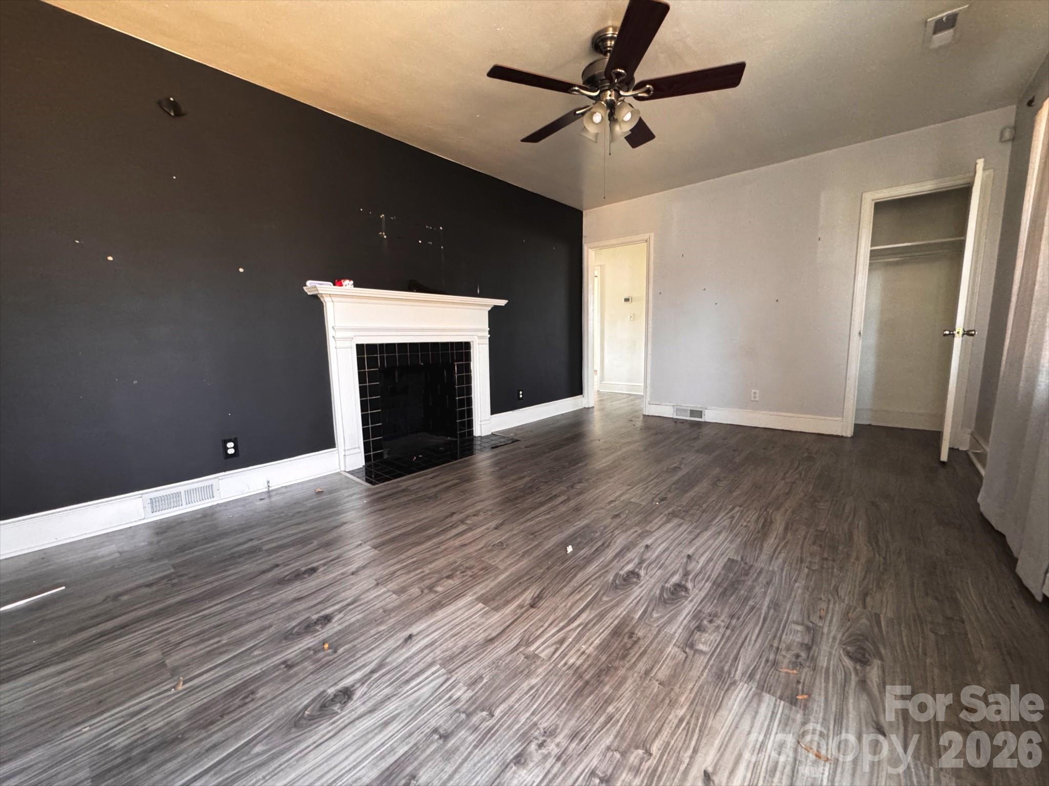 711 Yuma Street Property Photo 4