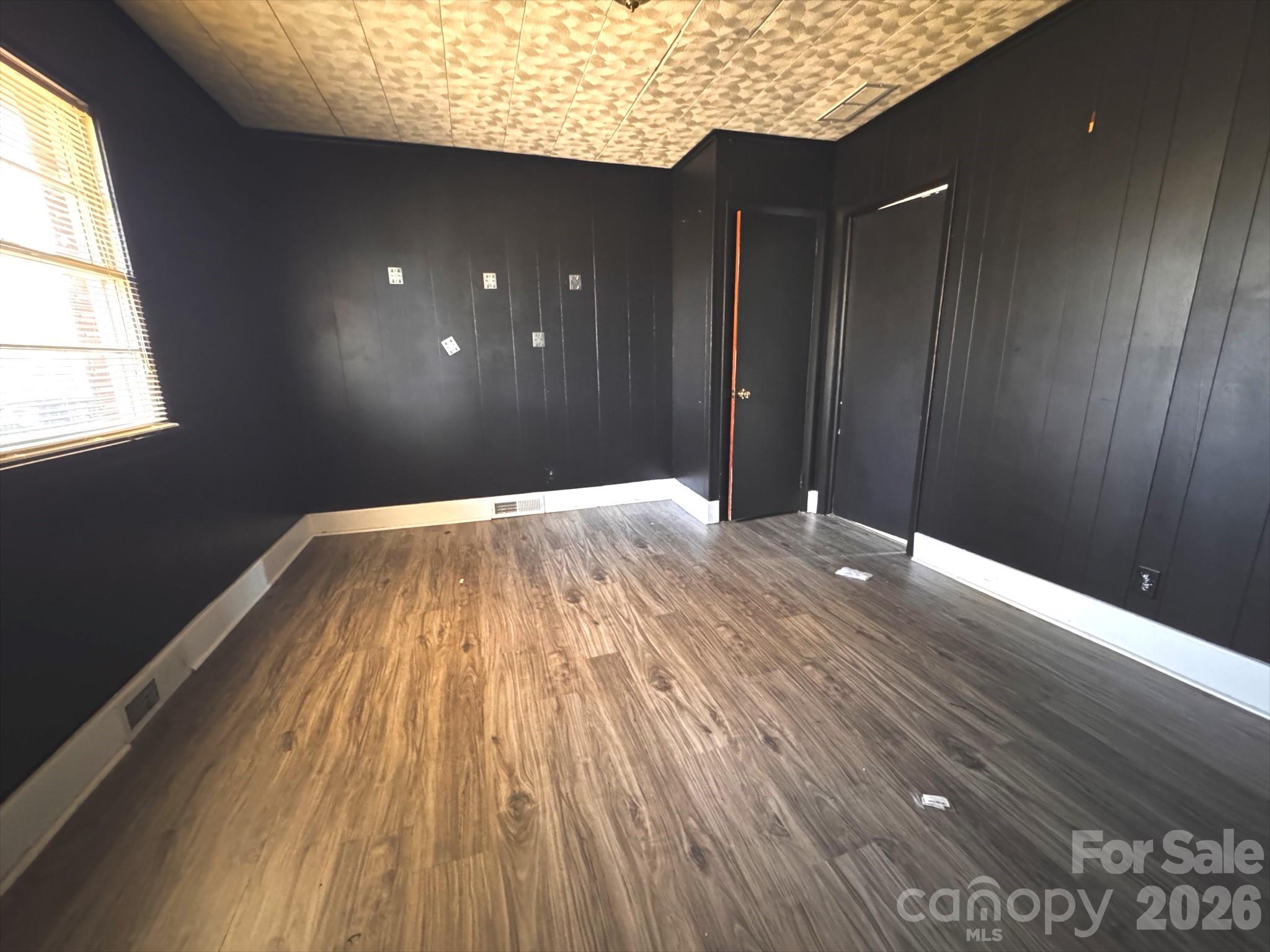 711 Yuma Street Property Photo 6