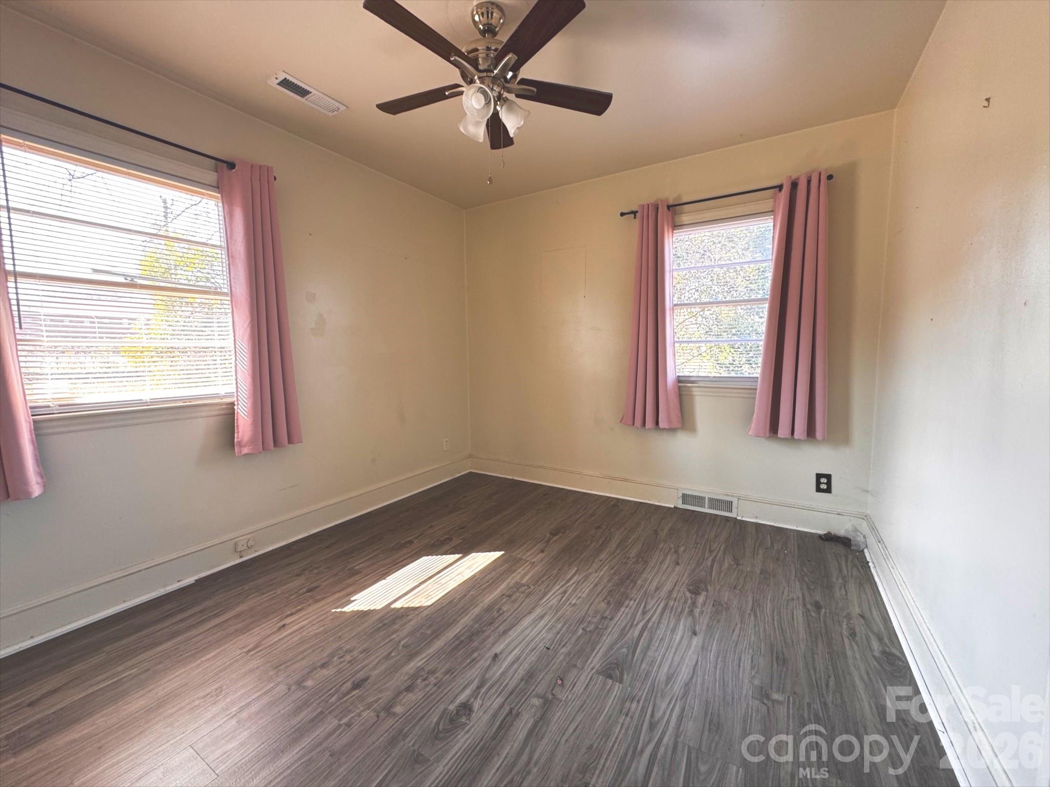 711 Yuma Street Property Photo 7