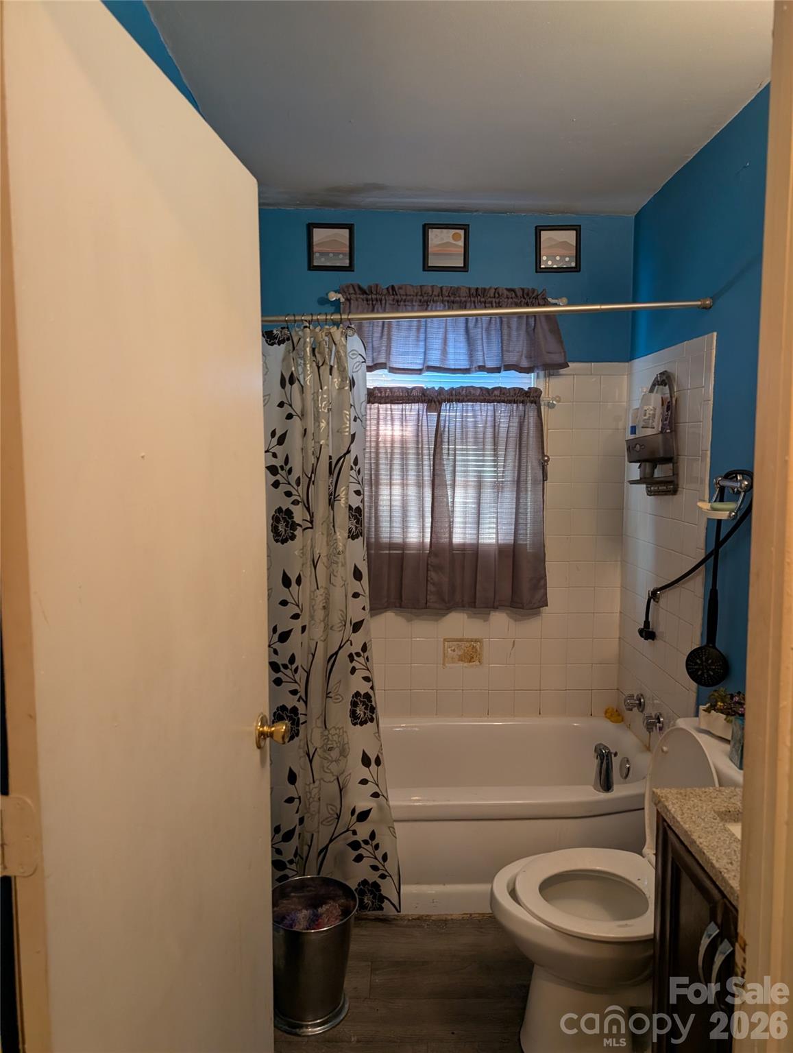 635 Chicago Avenue Property Photo 4