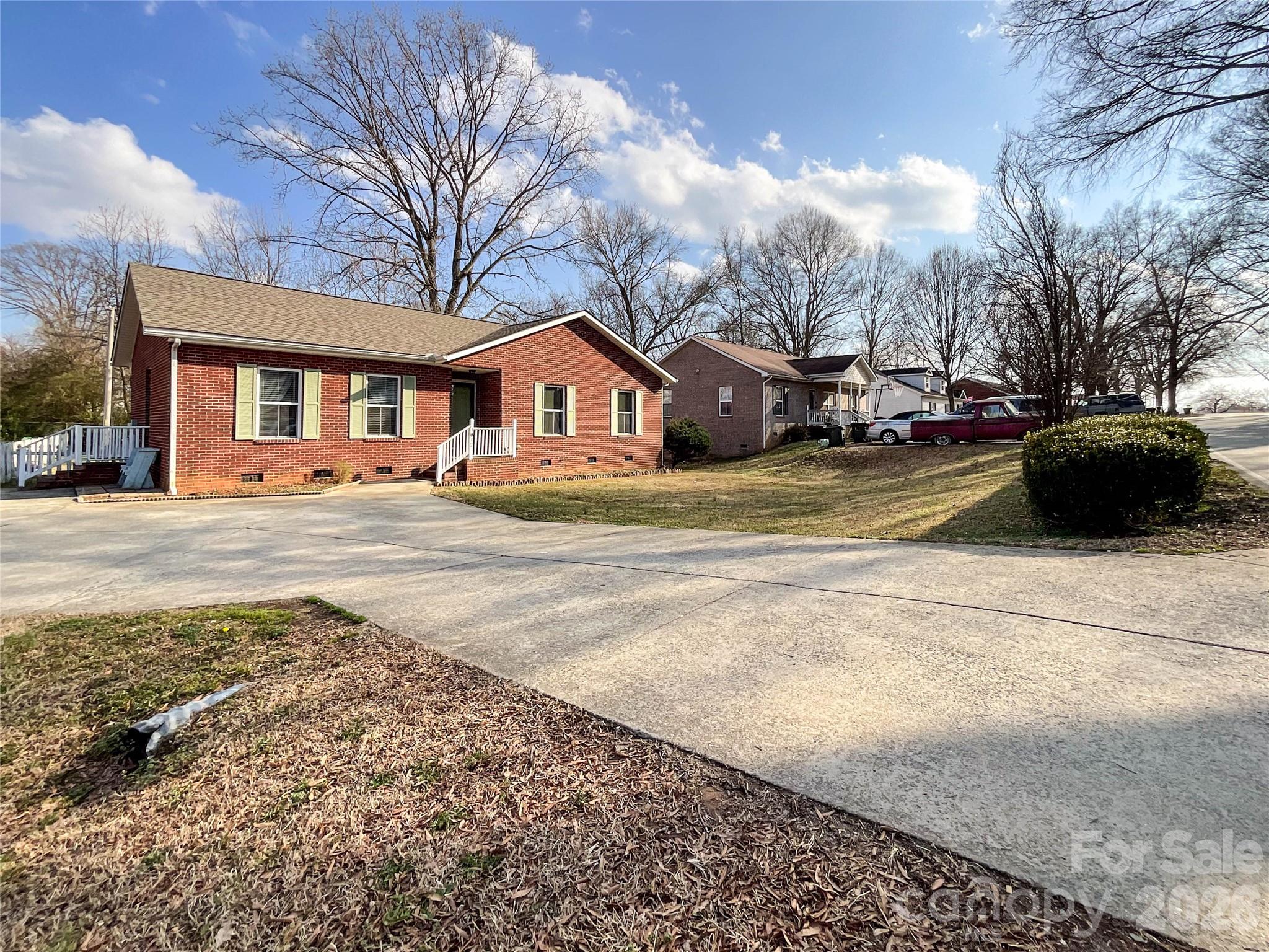 1812 Icemorlee Street Property Photo 2