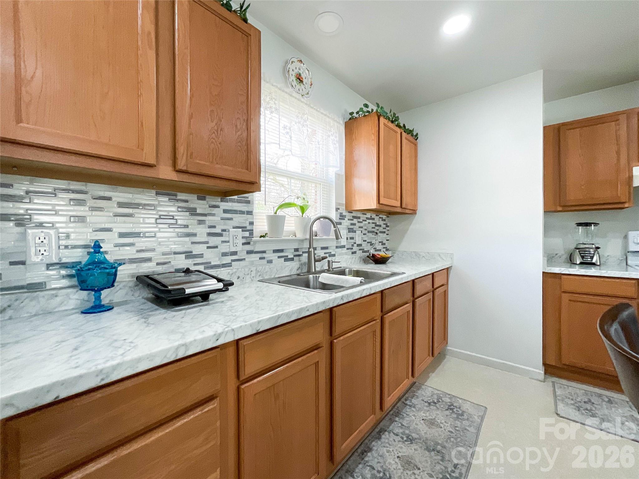 1812 Icemorlee Street Property Photo 8