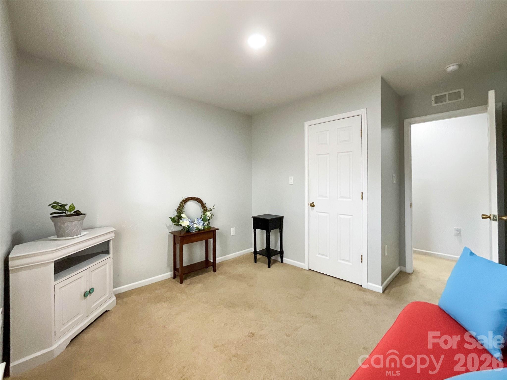 1812 Icemorlee Street Property Photo 10