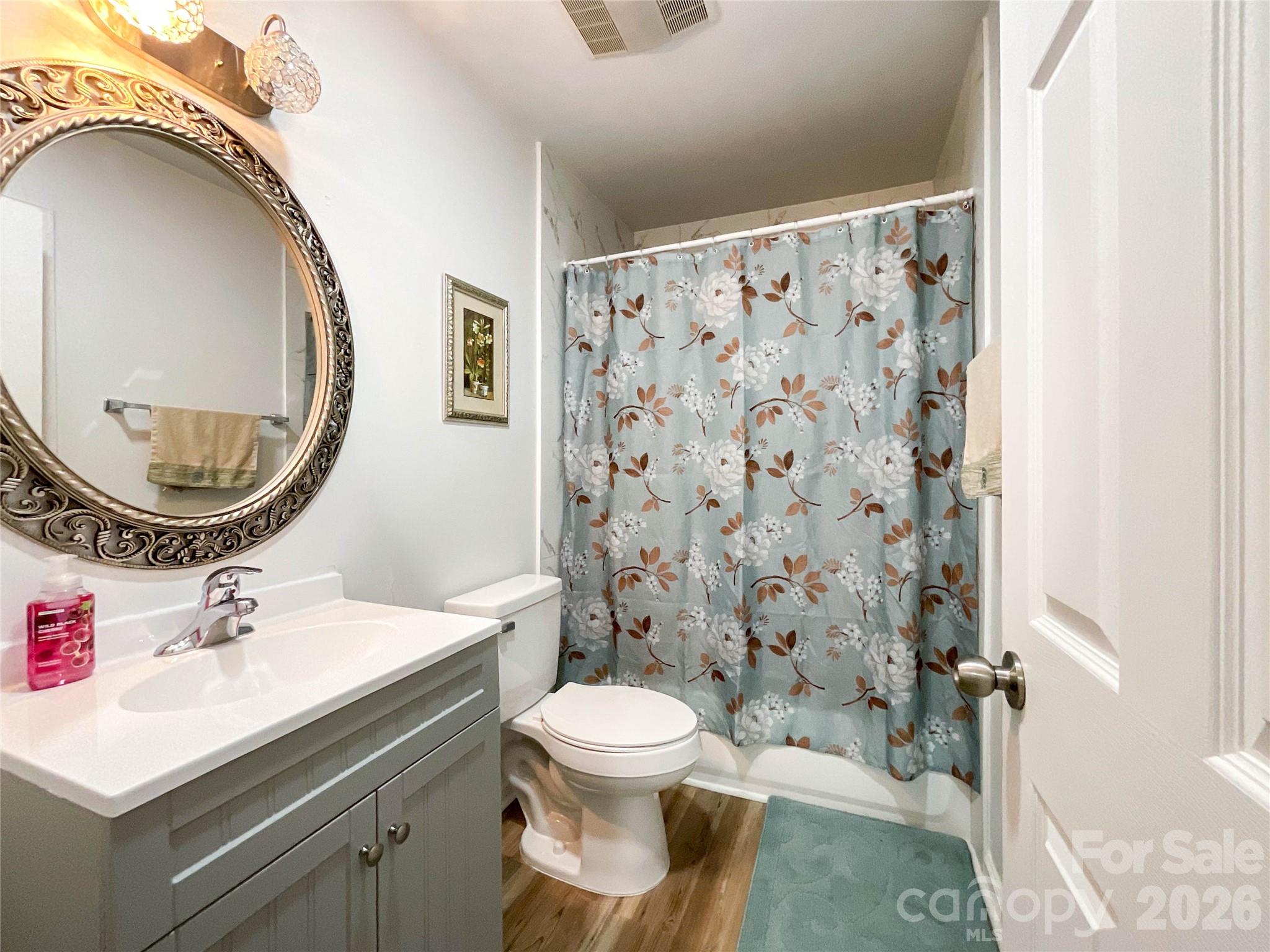 1812 Icemorlee Street Property Photo 12