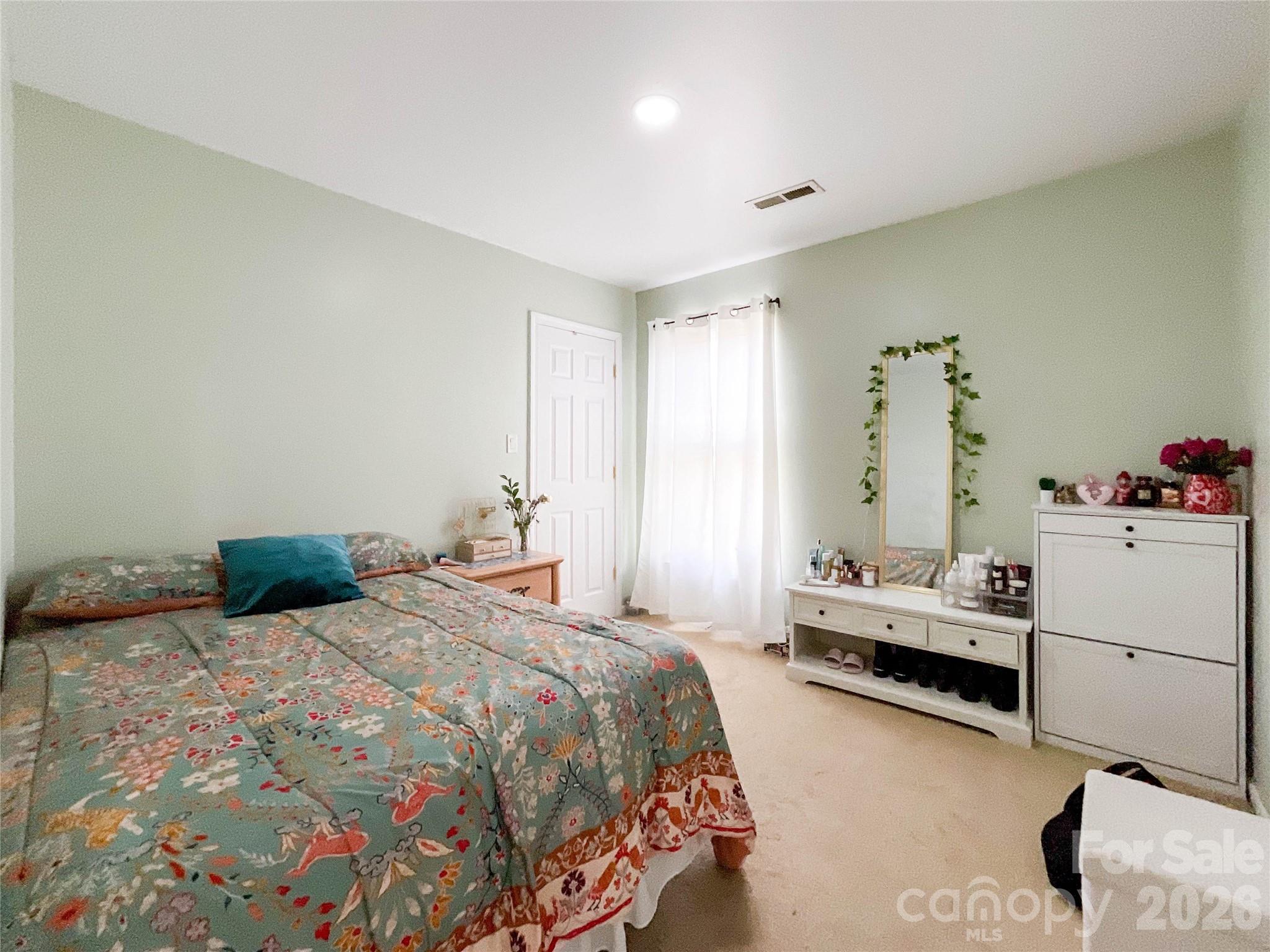 1812 Icemorlee Street Property Photo 14