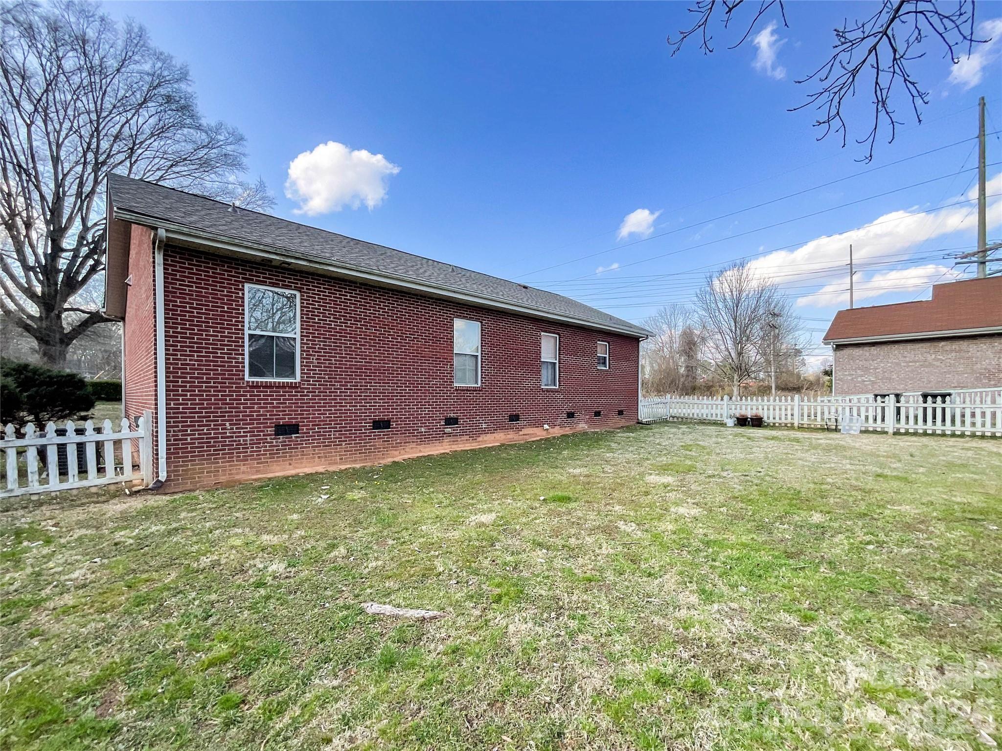 1812 Icemorlee Street Property Photo 16