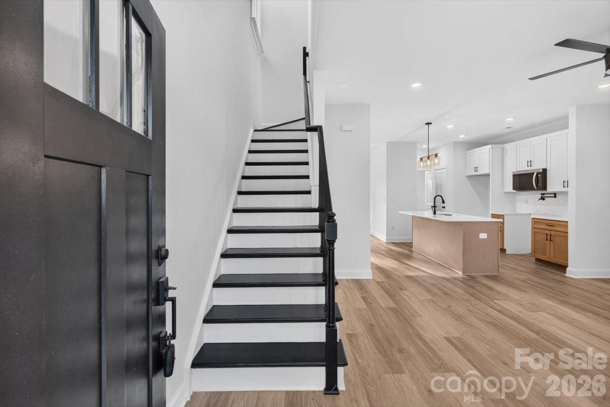 213 Knot Street Property Photo 2