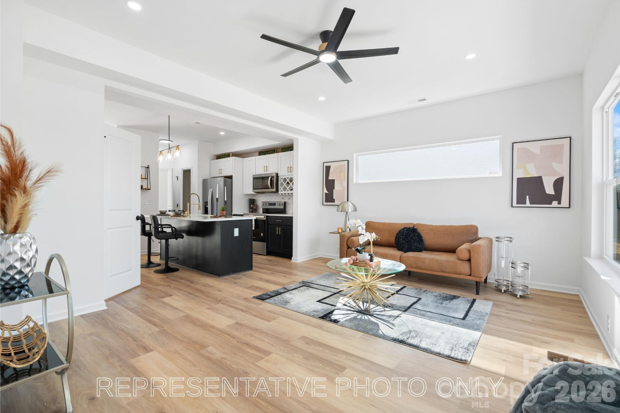 213 Knot Street Property Photo 3