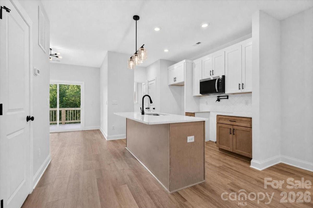 213 Knot Street Property Photo 4