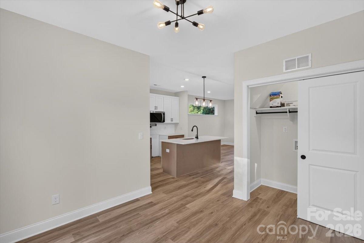 213 Knot Street Property Photo 6