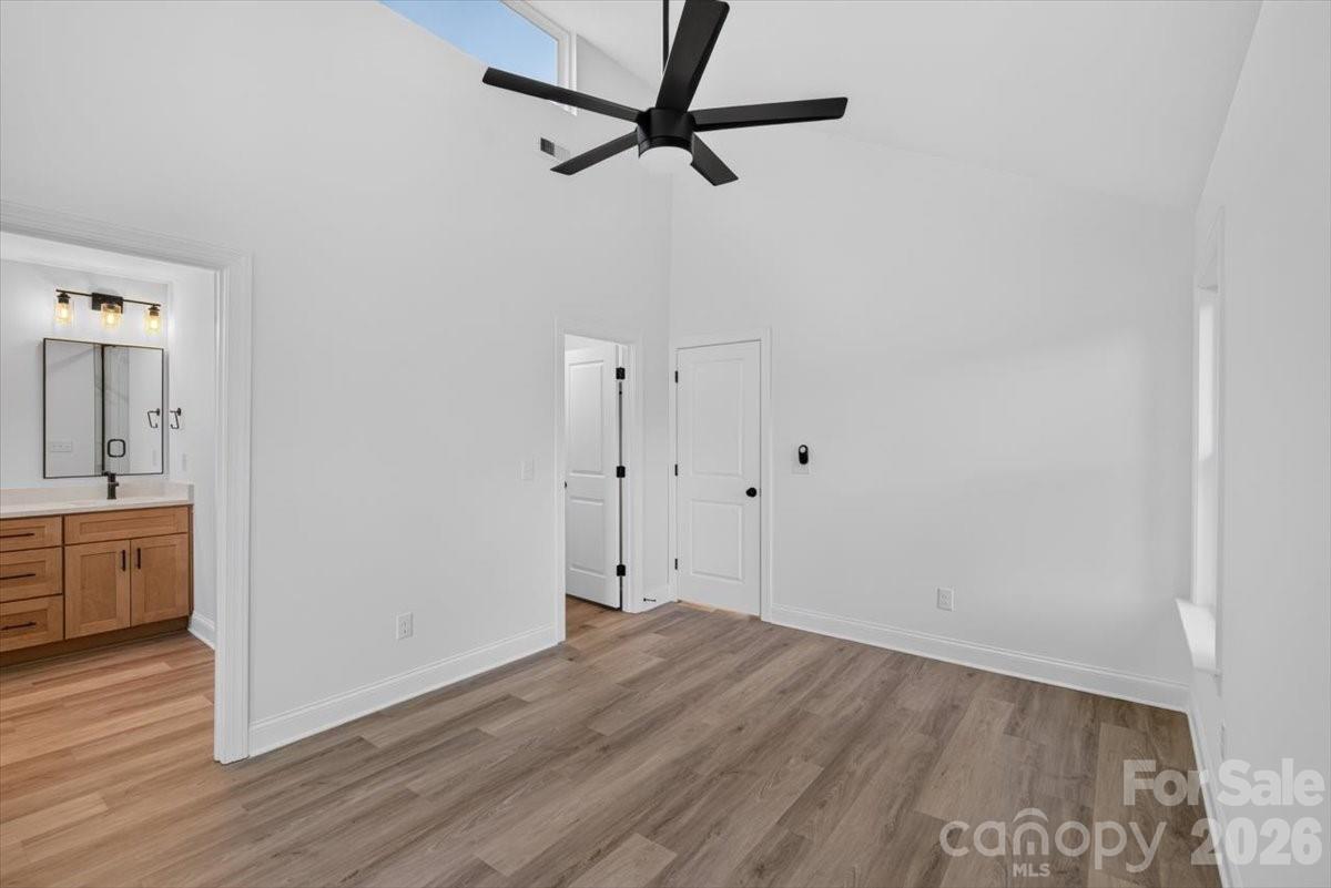 213 Knot Street Property Photo 7