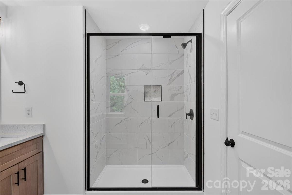 213 Knot Street Property Photo 8