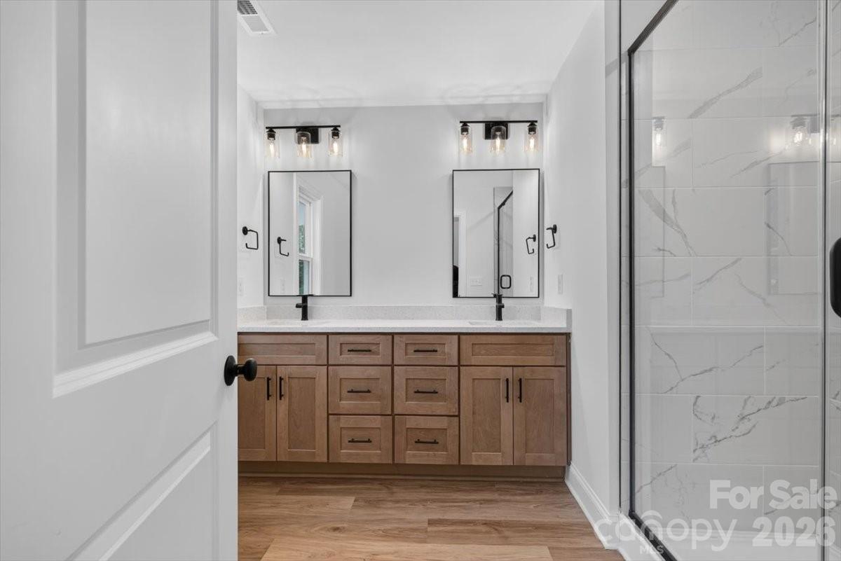 213 Knot Street Property Photo 9