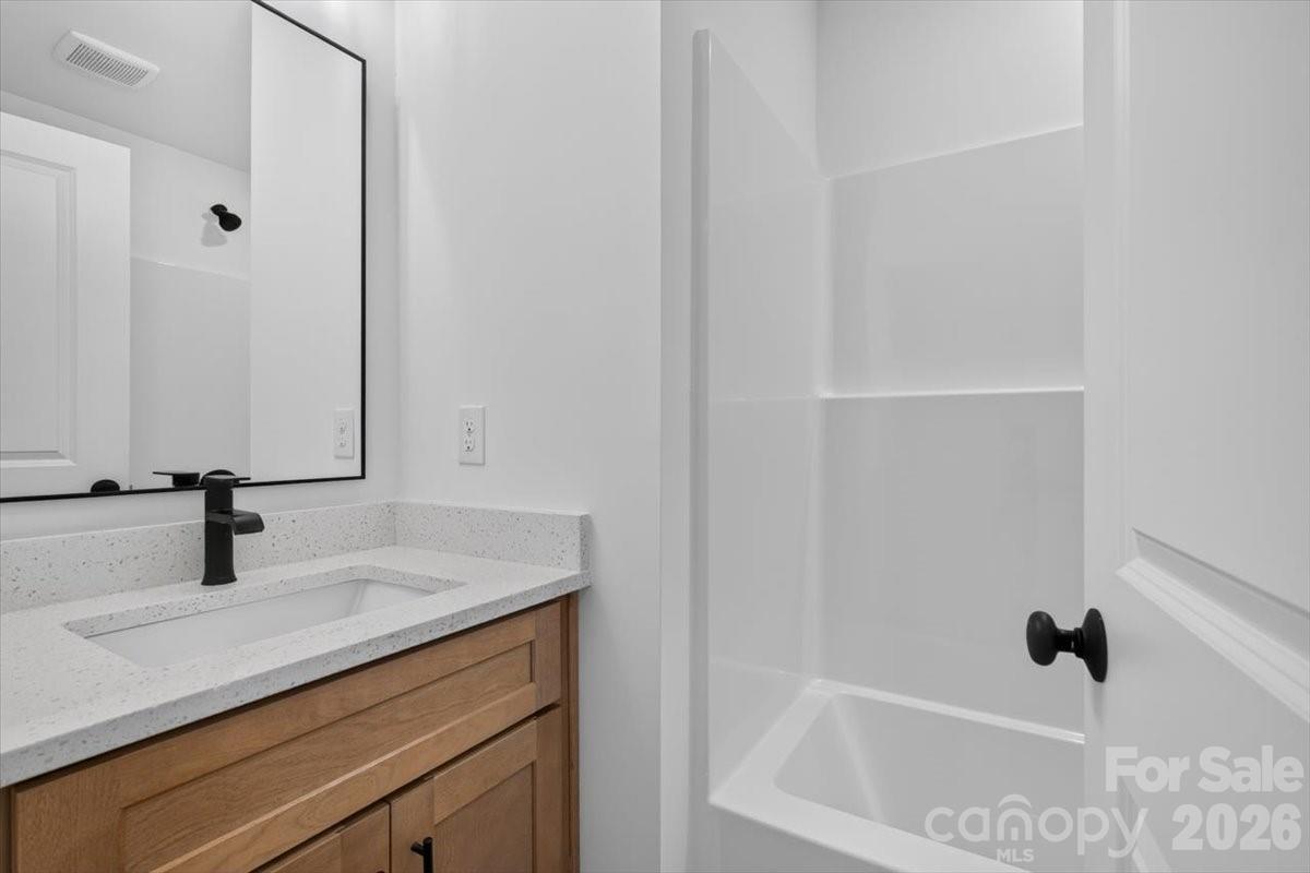 213 Knot Street Property Photo 10