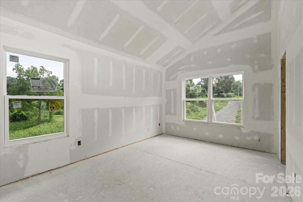 213 Knot Street Property Photo 11