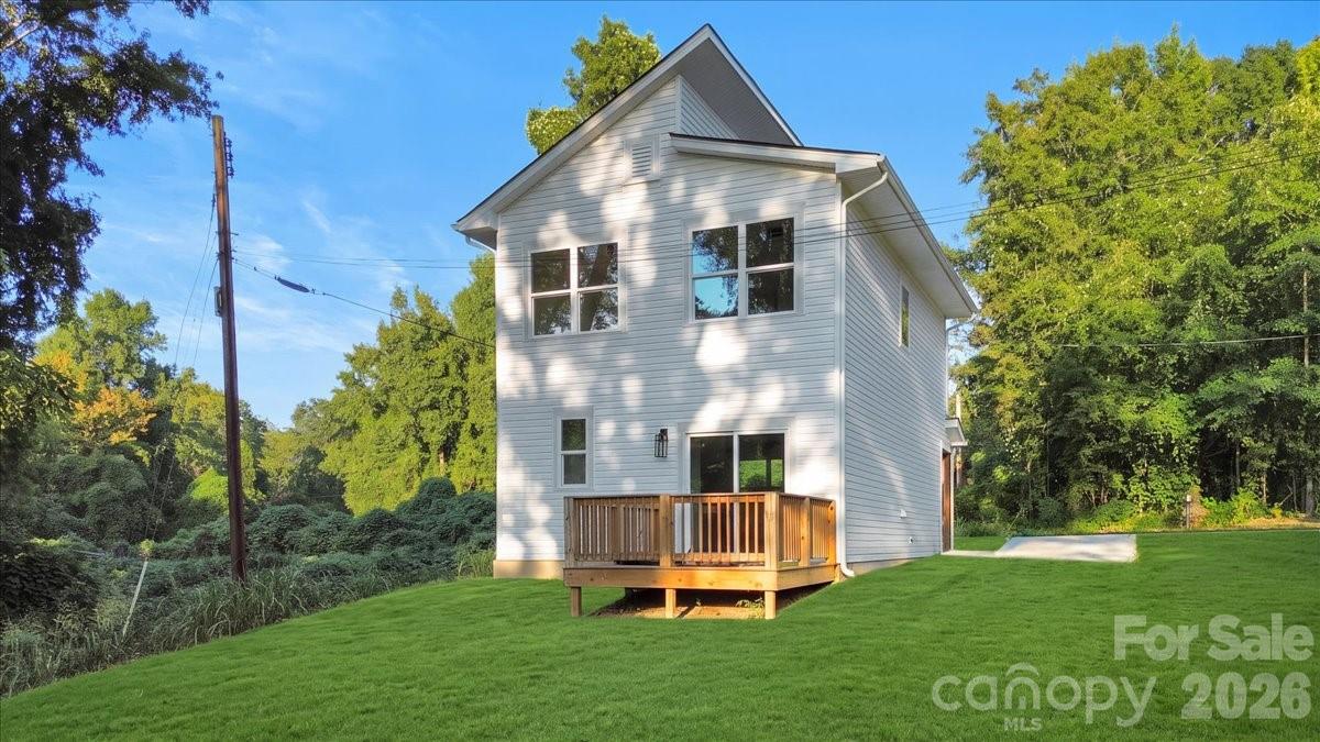 213 Knot Street Property Photo 11