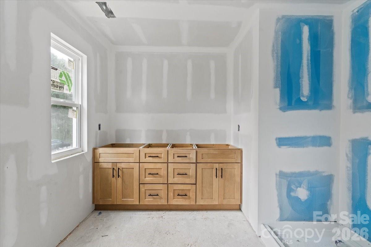 213 Knot Street Property Photo 13