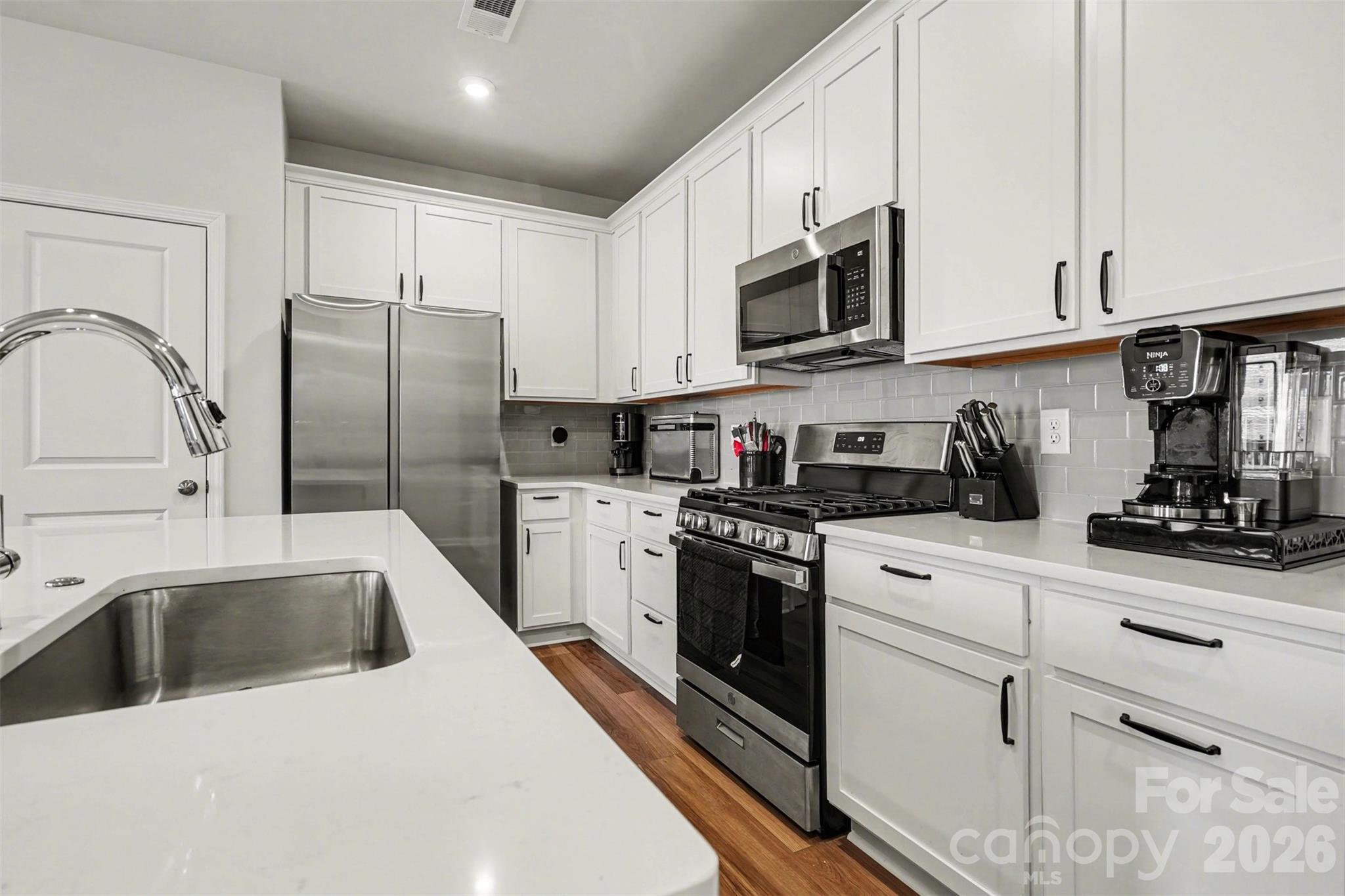 3150 Baines Court Property Photo 6