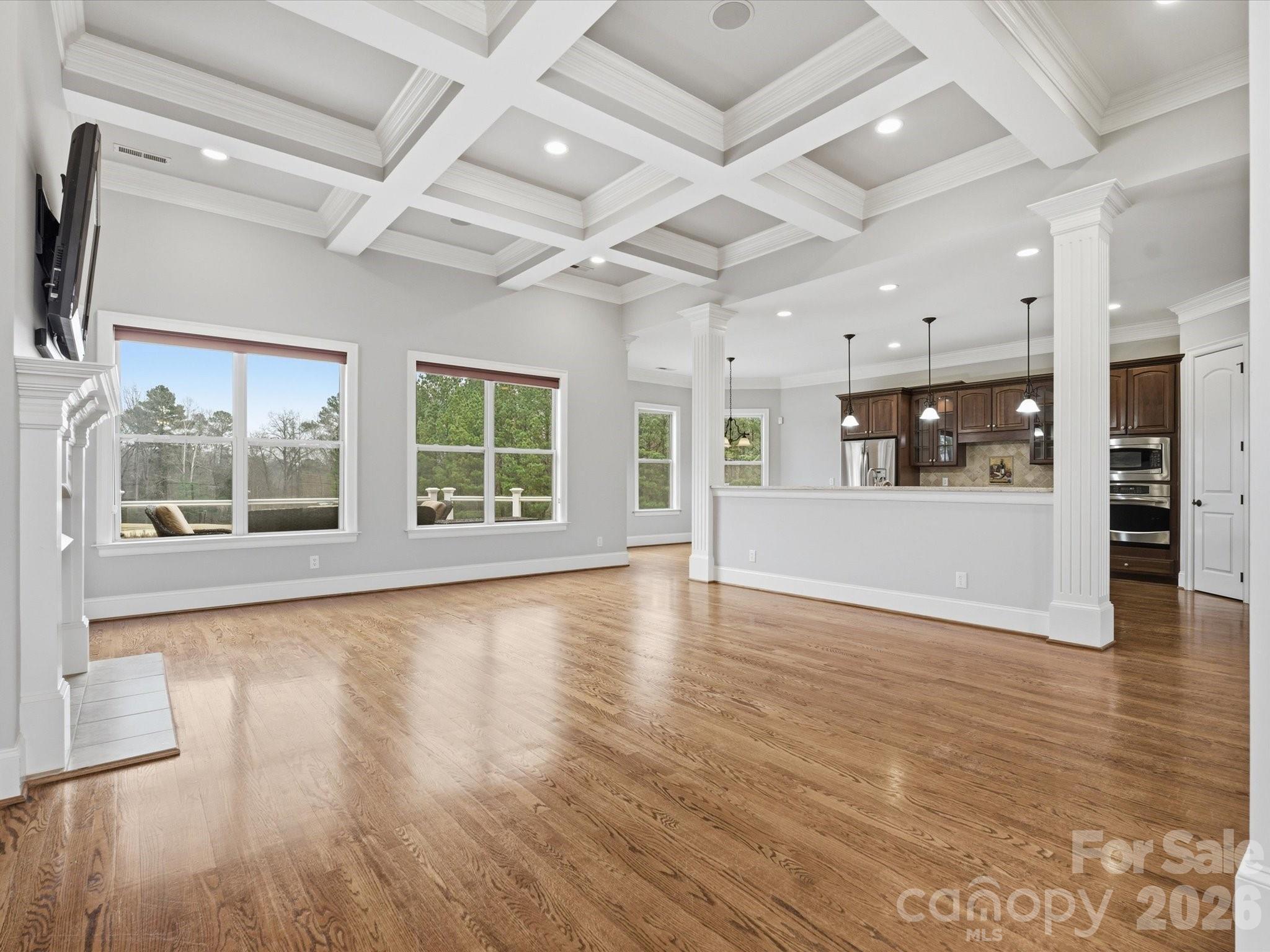 458 Inverness Place Property Photo 8