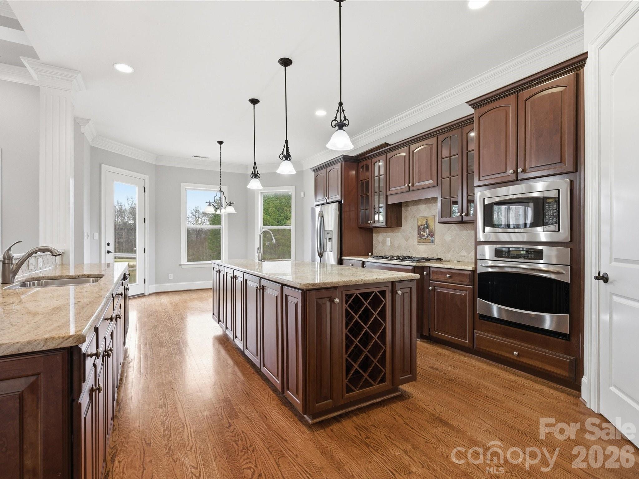 458 Inverness Place Property Photo 14