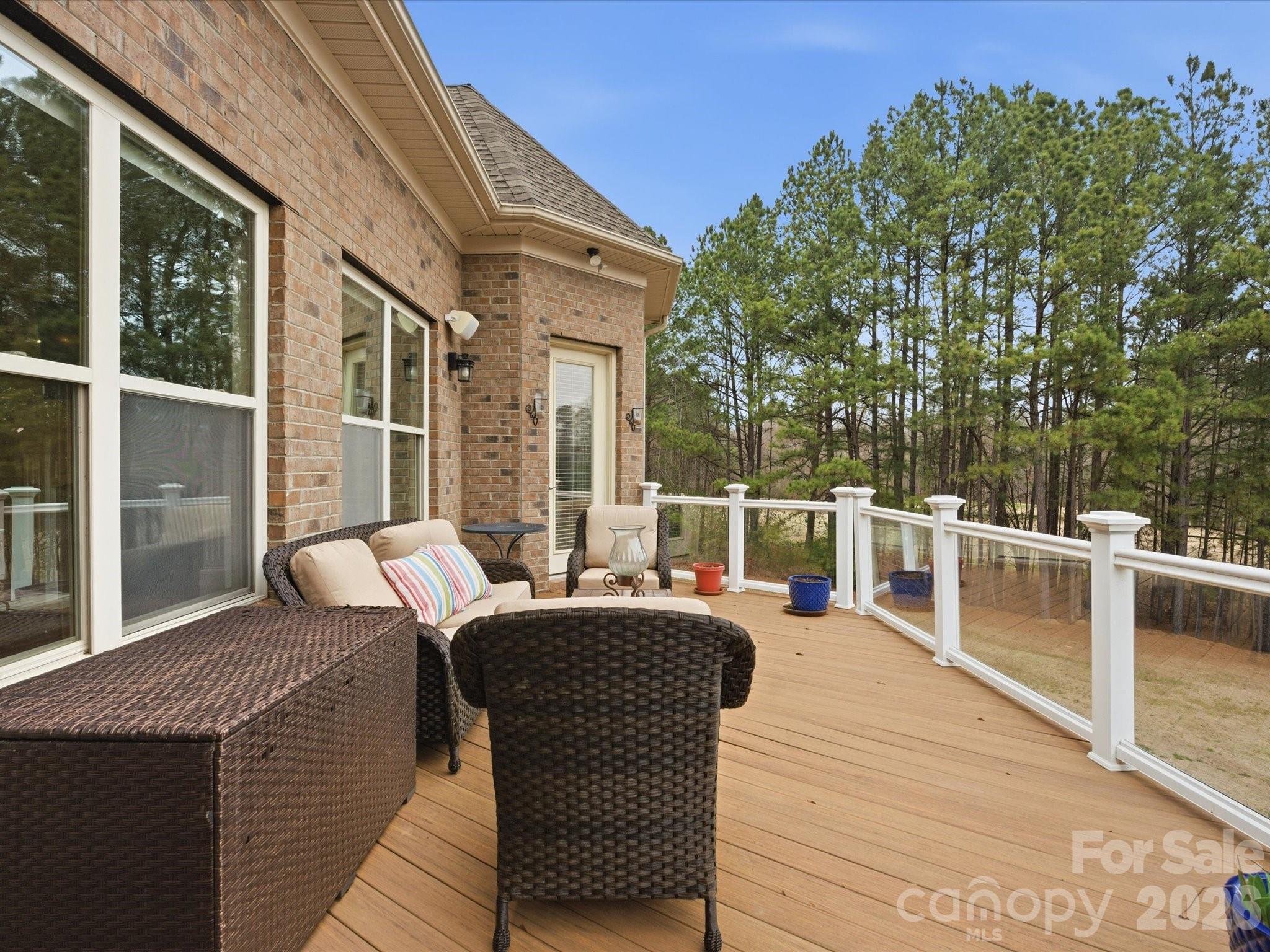 458 Inverness Place Property Photo 23