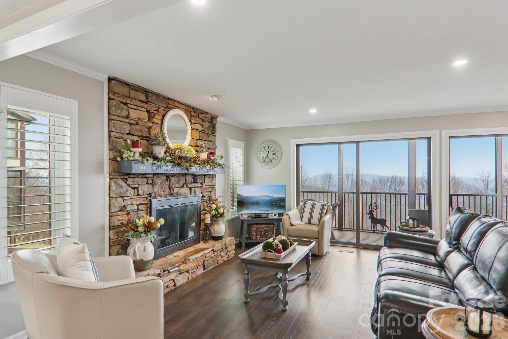 1601 Fleetwood Plaza Property Photo 6