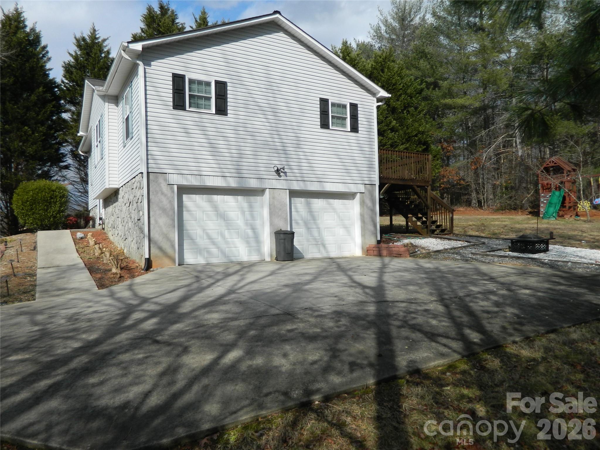 5320 Eider Lane Property Photo 3