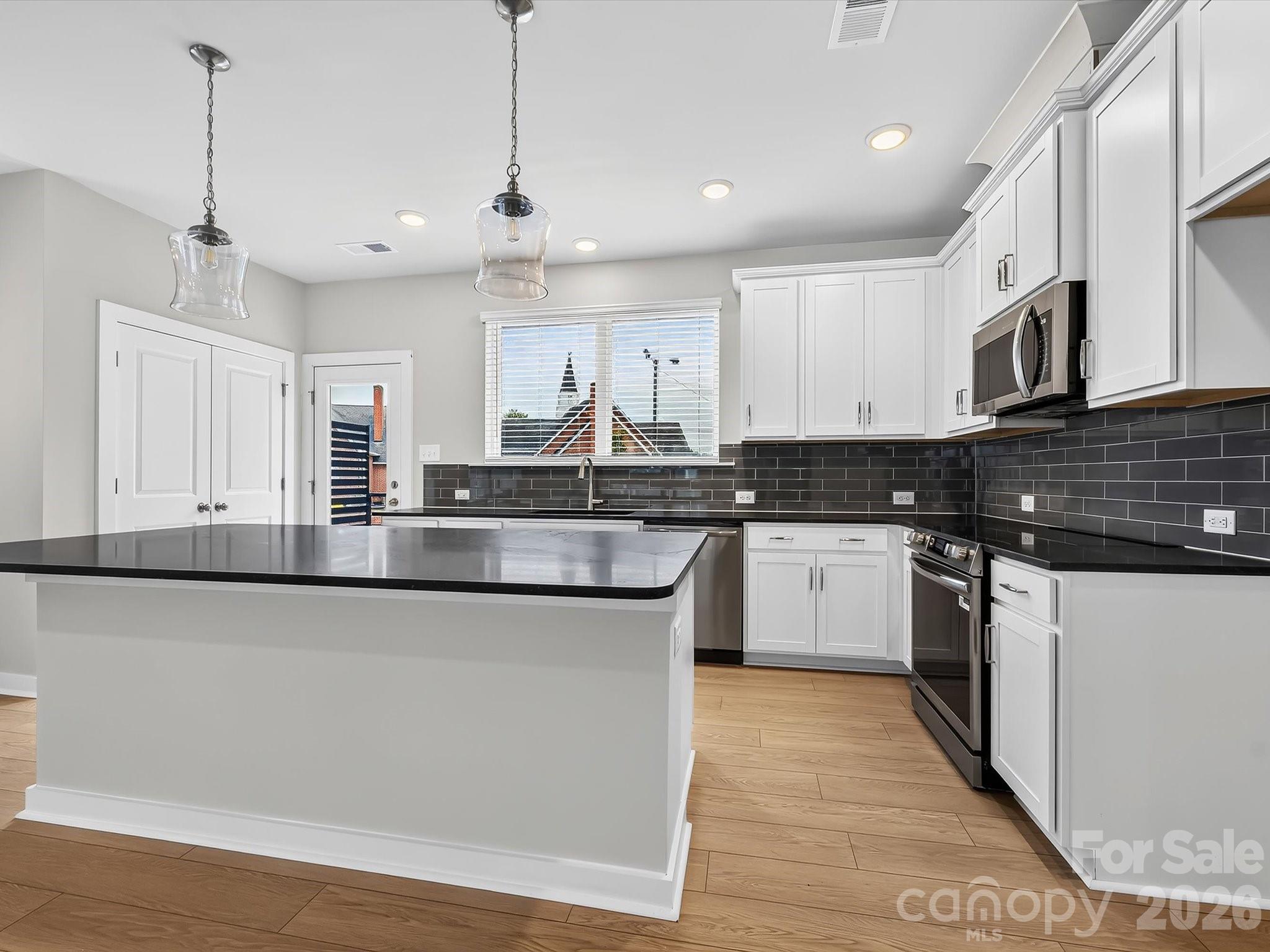 1128 Bismuth Lane Property Photo 3