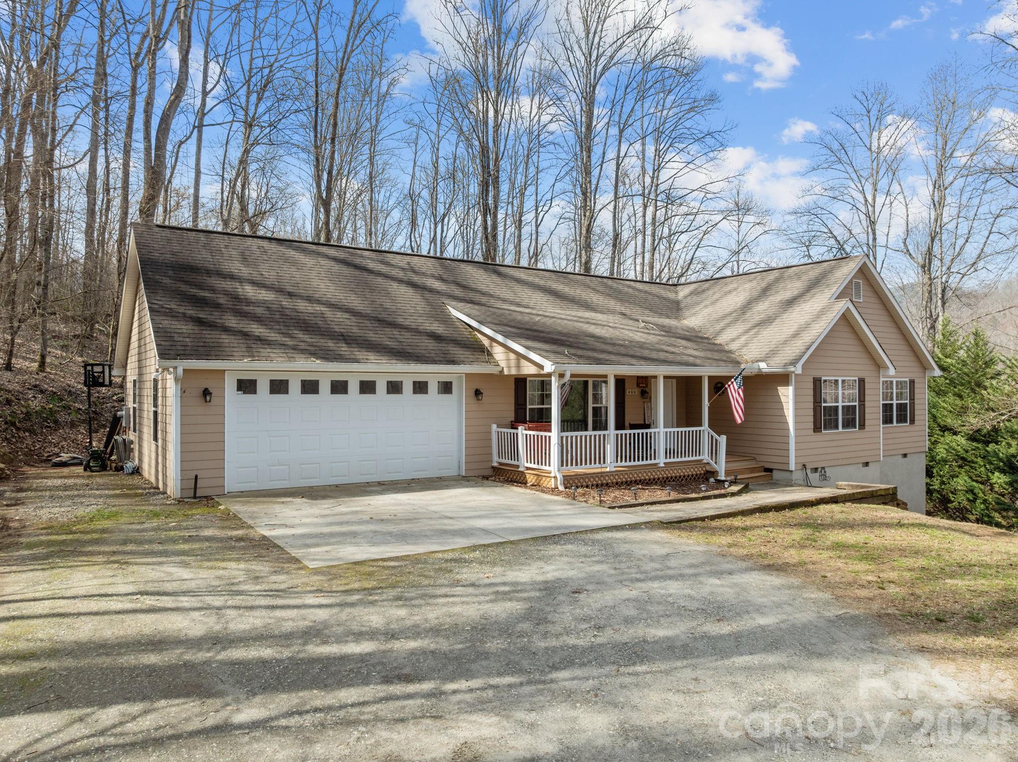 400 Honey Locust Trail Property Photo 1