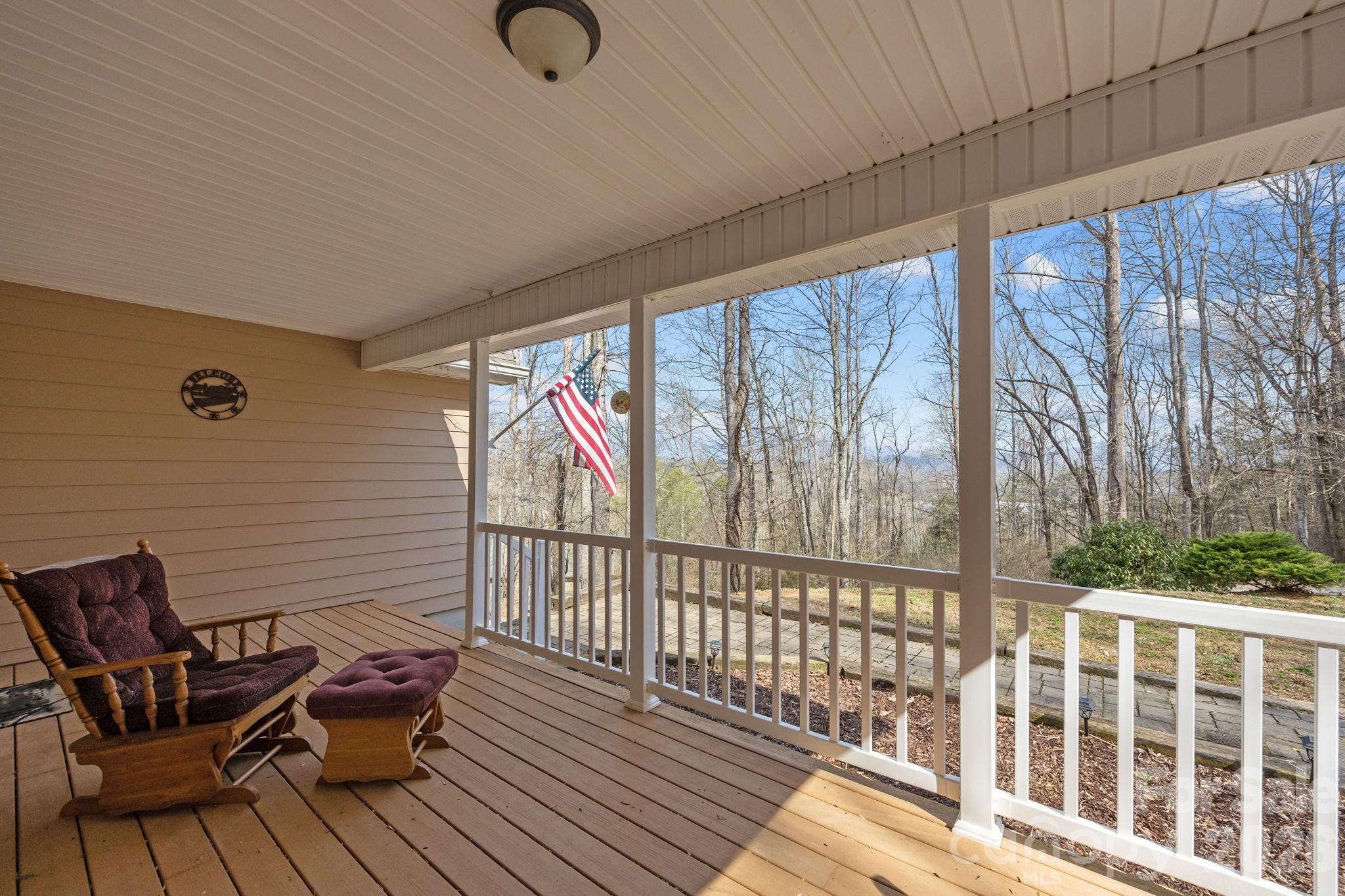 400 Honey Locust Trail Property Photo 4